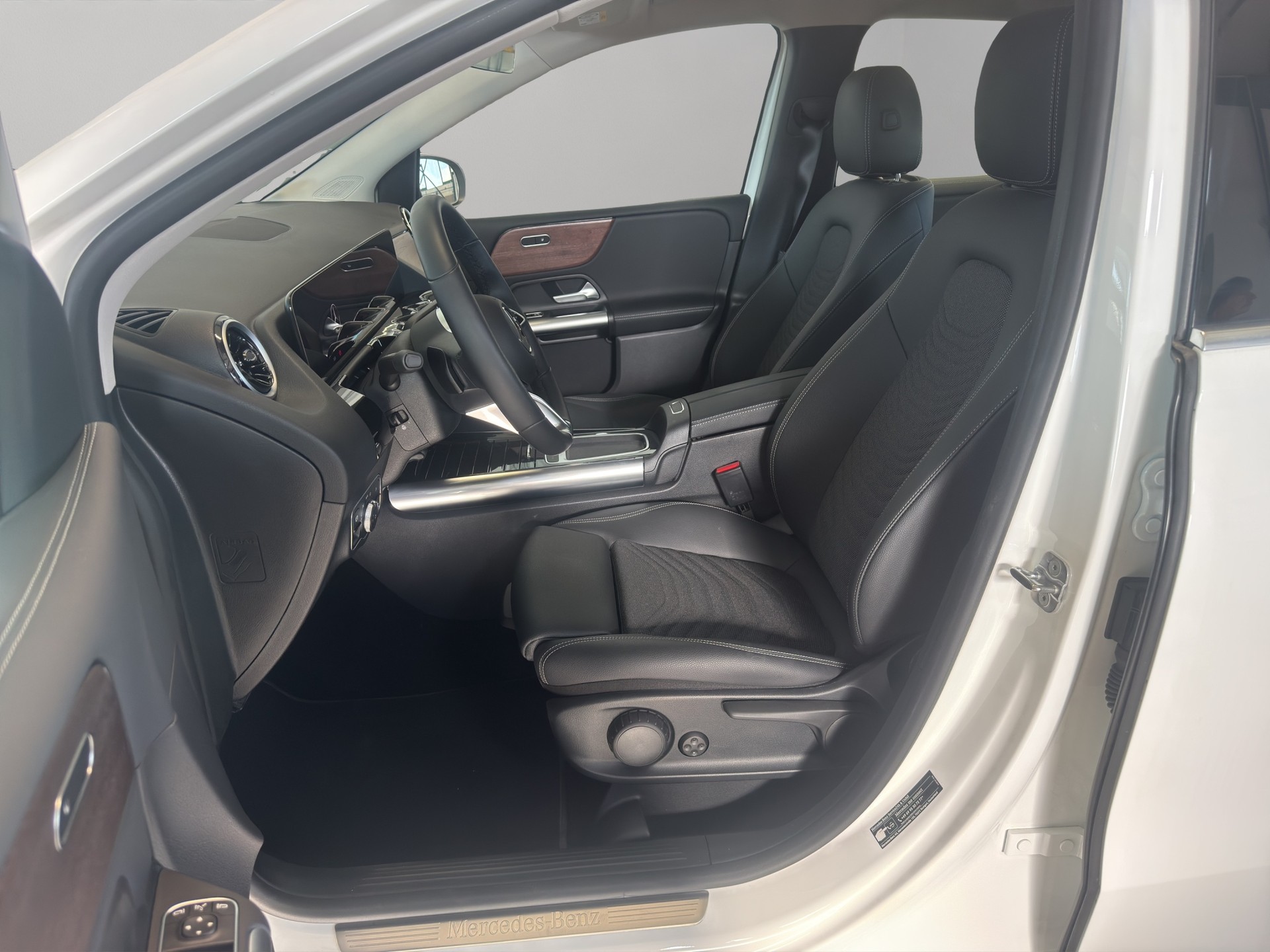 MERCEDES-BENZ B 200 d Progressive 8G-DCT-image-9