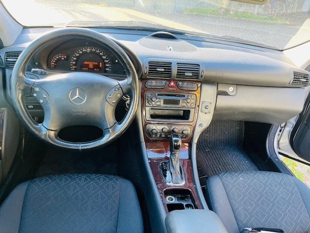 MERCEDES-BENZ C 240 Elégance 4Matic Automatic-image-14