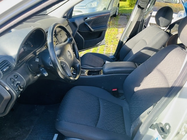 MERCEDES-BENZ C 240 Elégance 4Matic Automatic-image-13