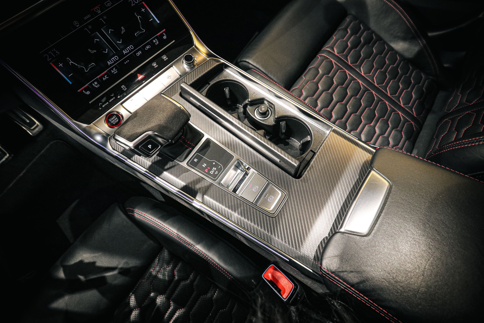 AUDI RS6 Avant 4.0 TFSI V8 quattro FULL-image-17