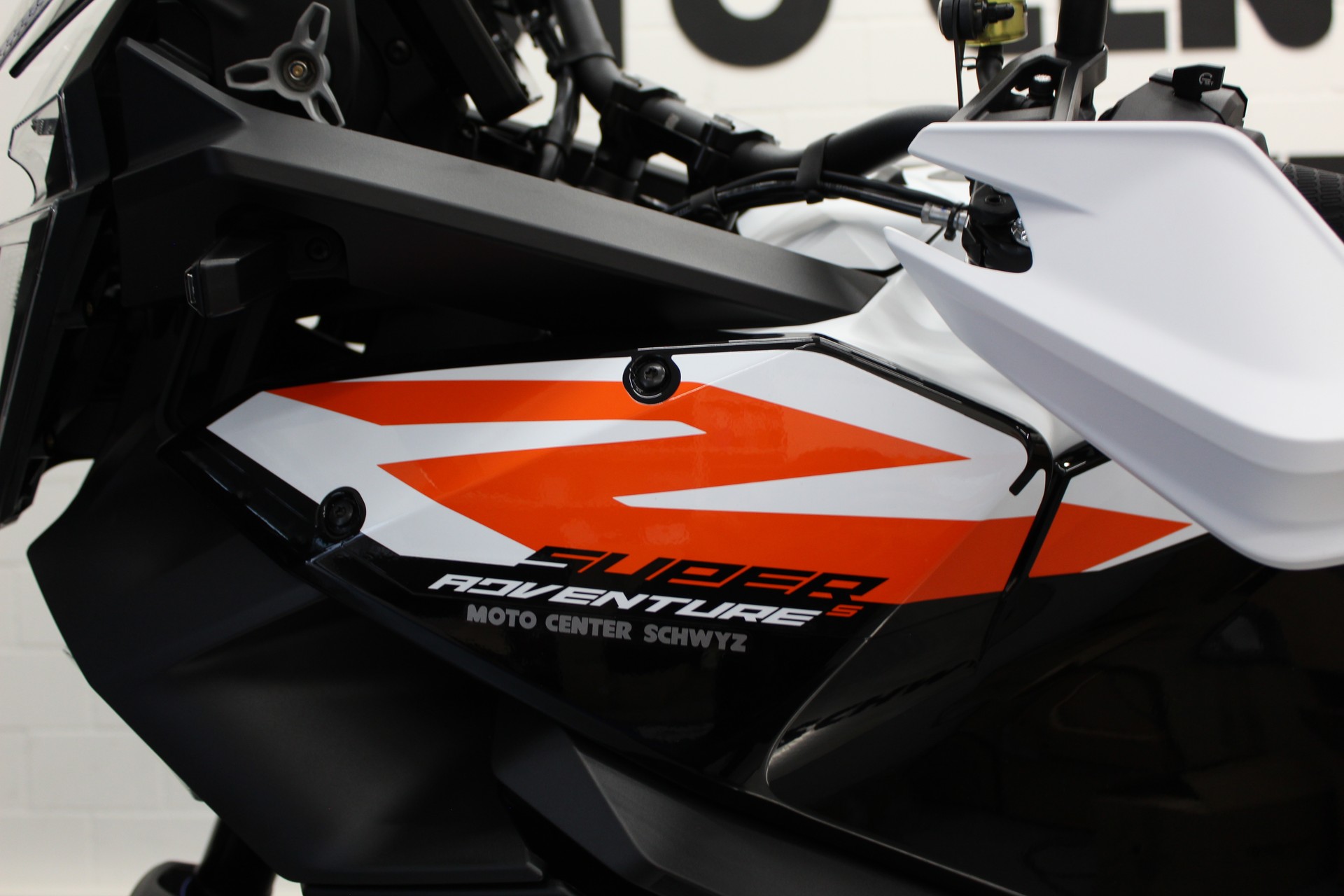 KTM 1390 Super Adventure S-image-4