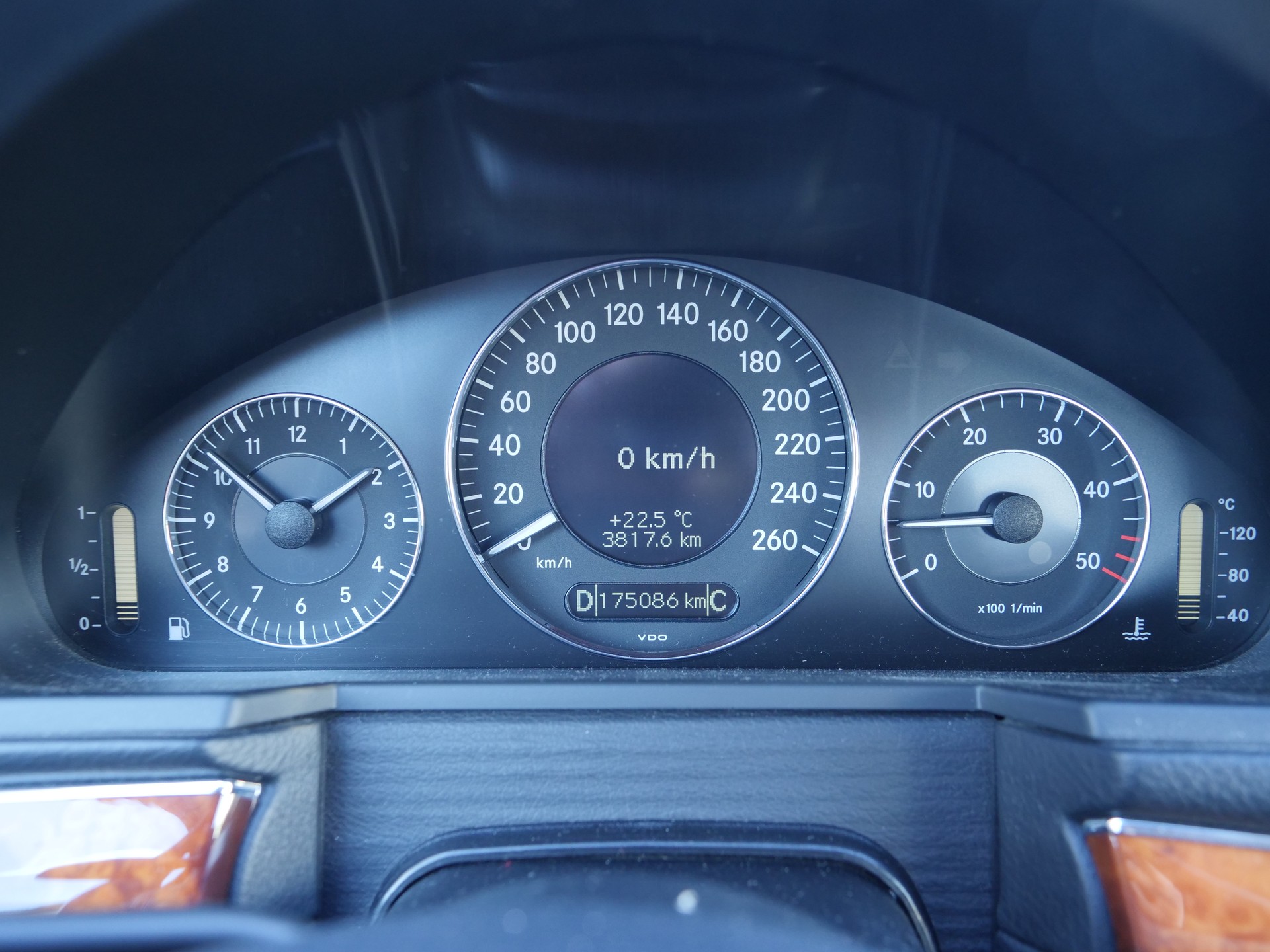 MERCEDES-BENZ E 320 CDI Elégance 4Matic Automatic-image-11