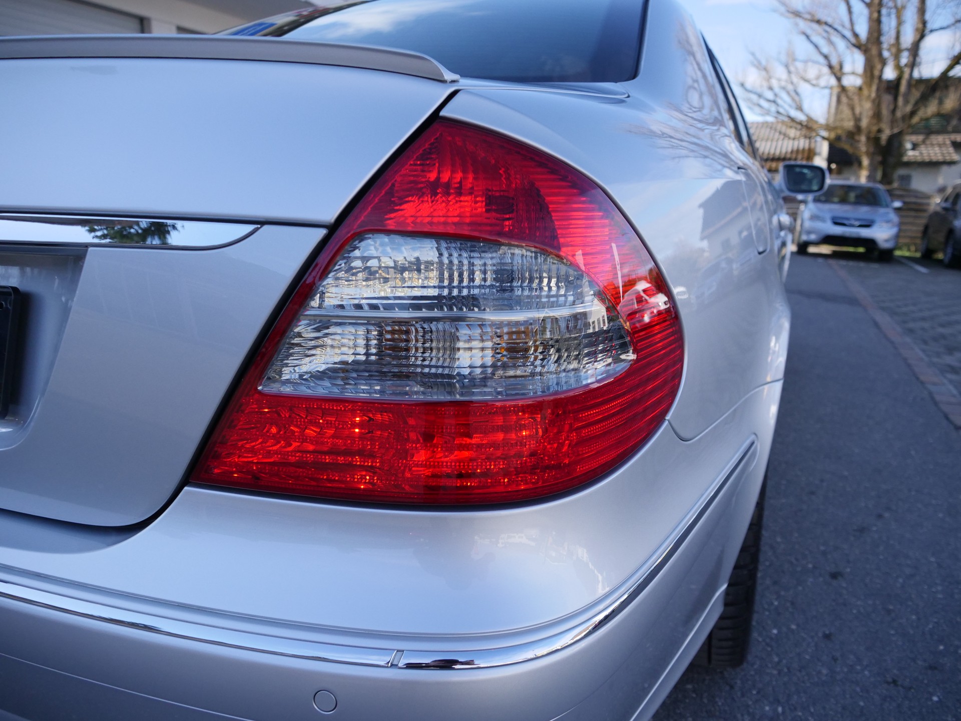 MERCEDES-BENZ E 320 CDI Elégance 4Matic Automatic-image-16