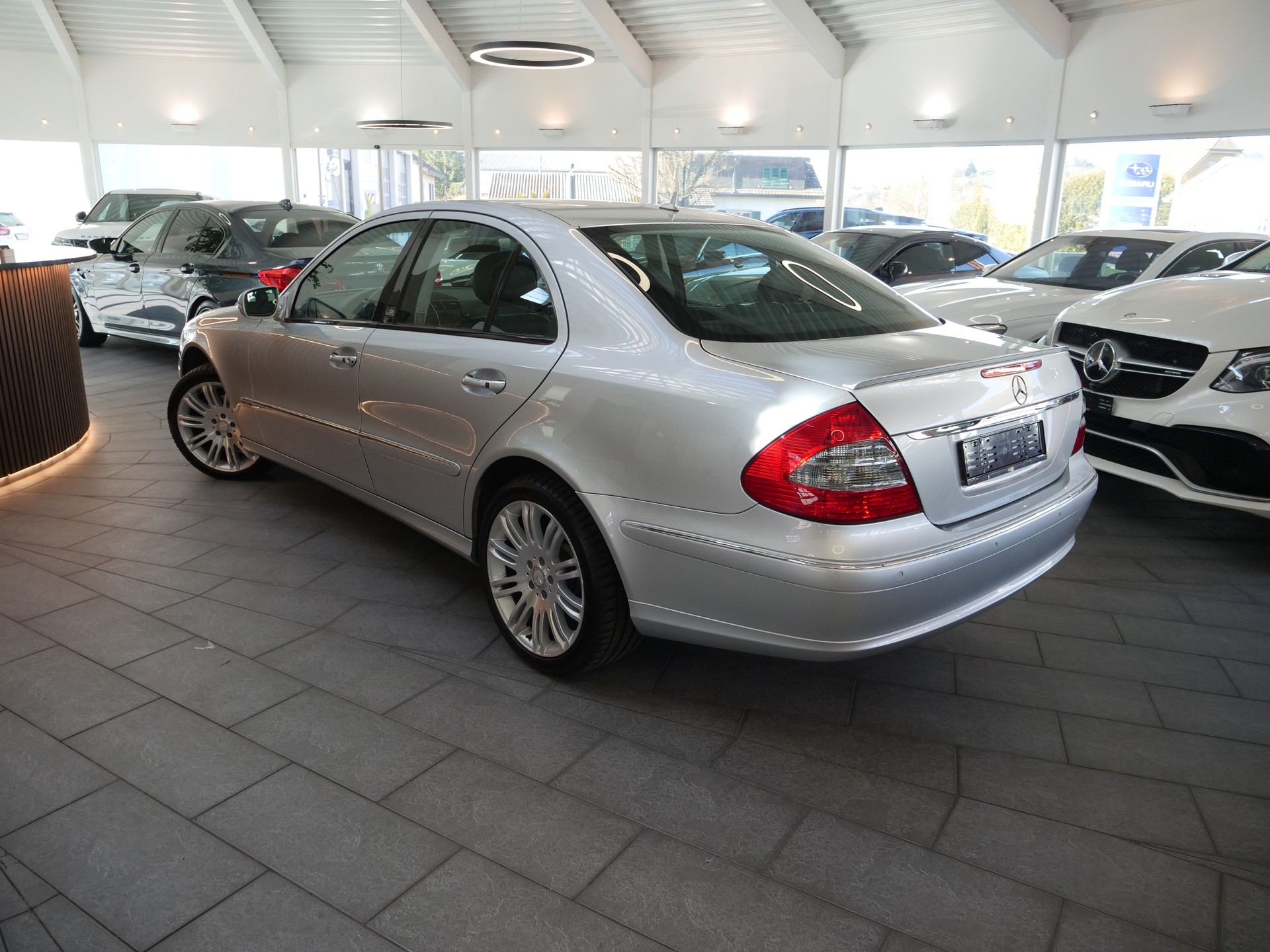 MERCEDES-BENZ E 320 CDI Elégance 4Matic Automatic-showroom-element-3
