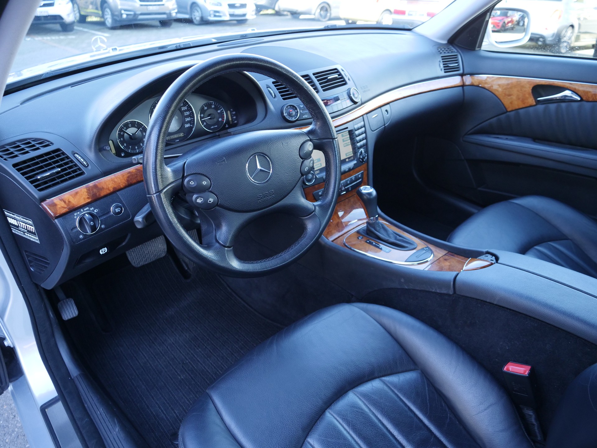 MERCEDES-BENZ E 320 CDI Elégance 4Matic Automatic-image-6