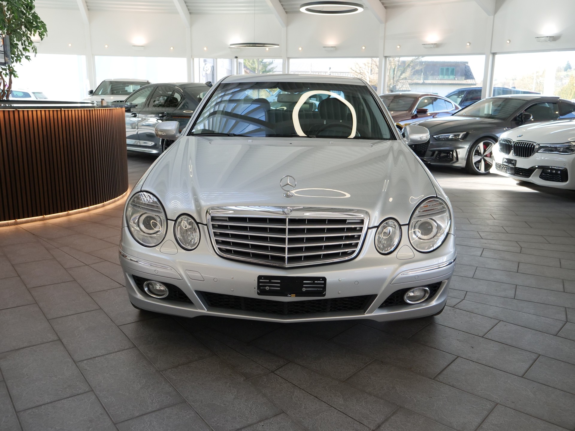 MERCEDES-BENZ E 320 CDI Elégance 4Matic Automatic-image-4