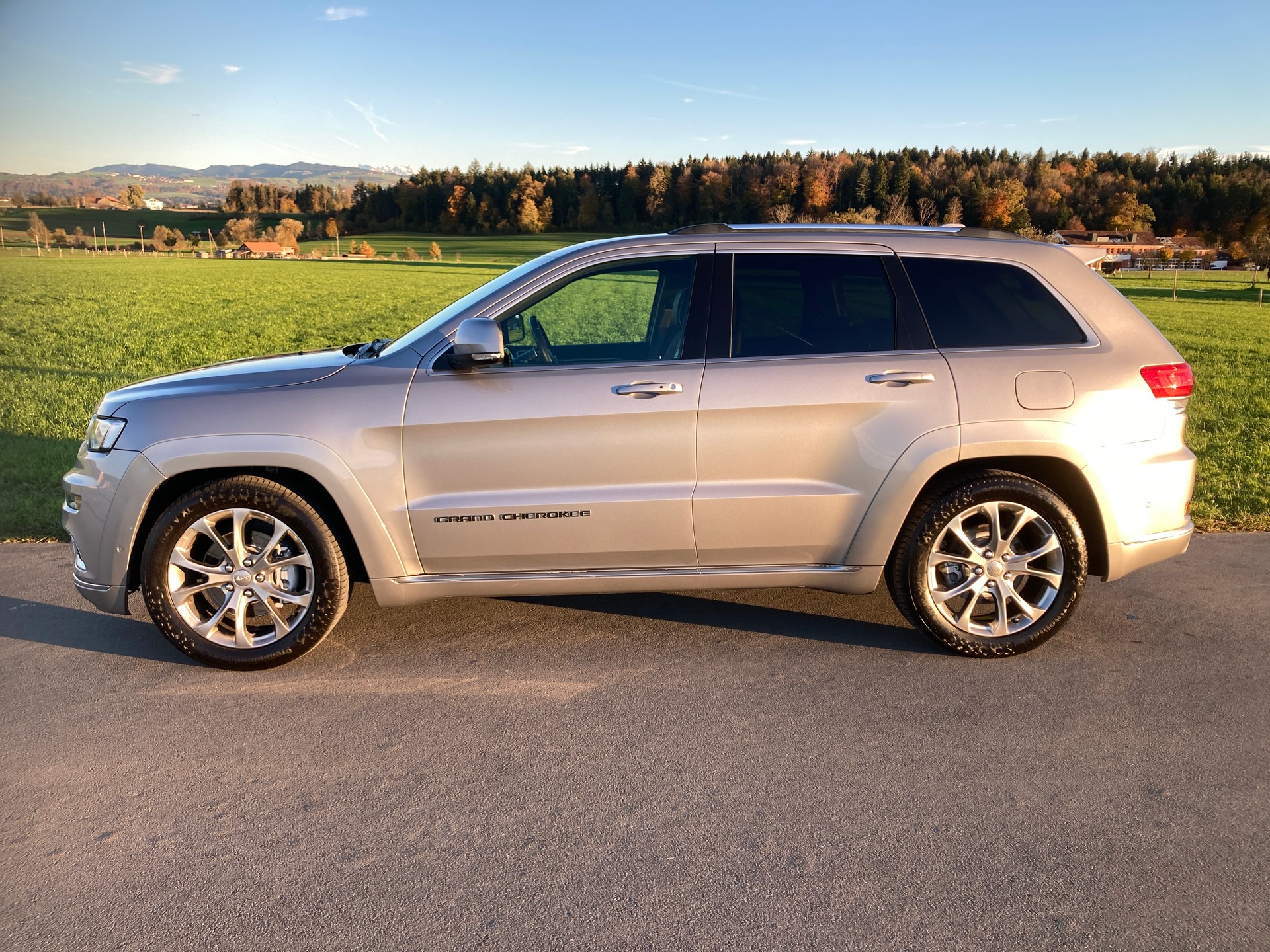 JEEP Grand Cherokee 3.0 CRD Summit Automatic-image-4