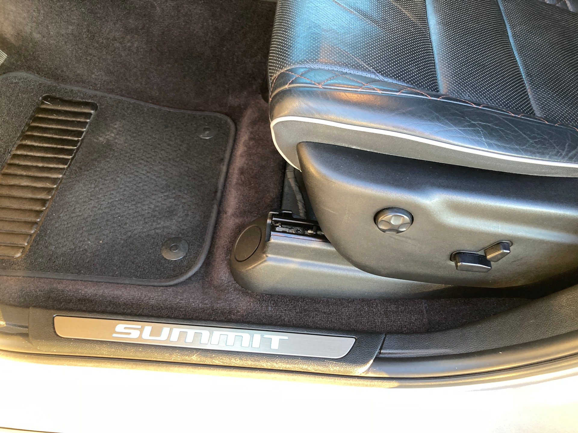 JEEP Grand Cherokee 3.0 CRD Summit Automatic-image-16