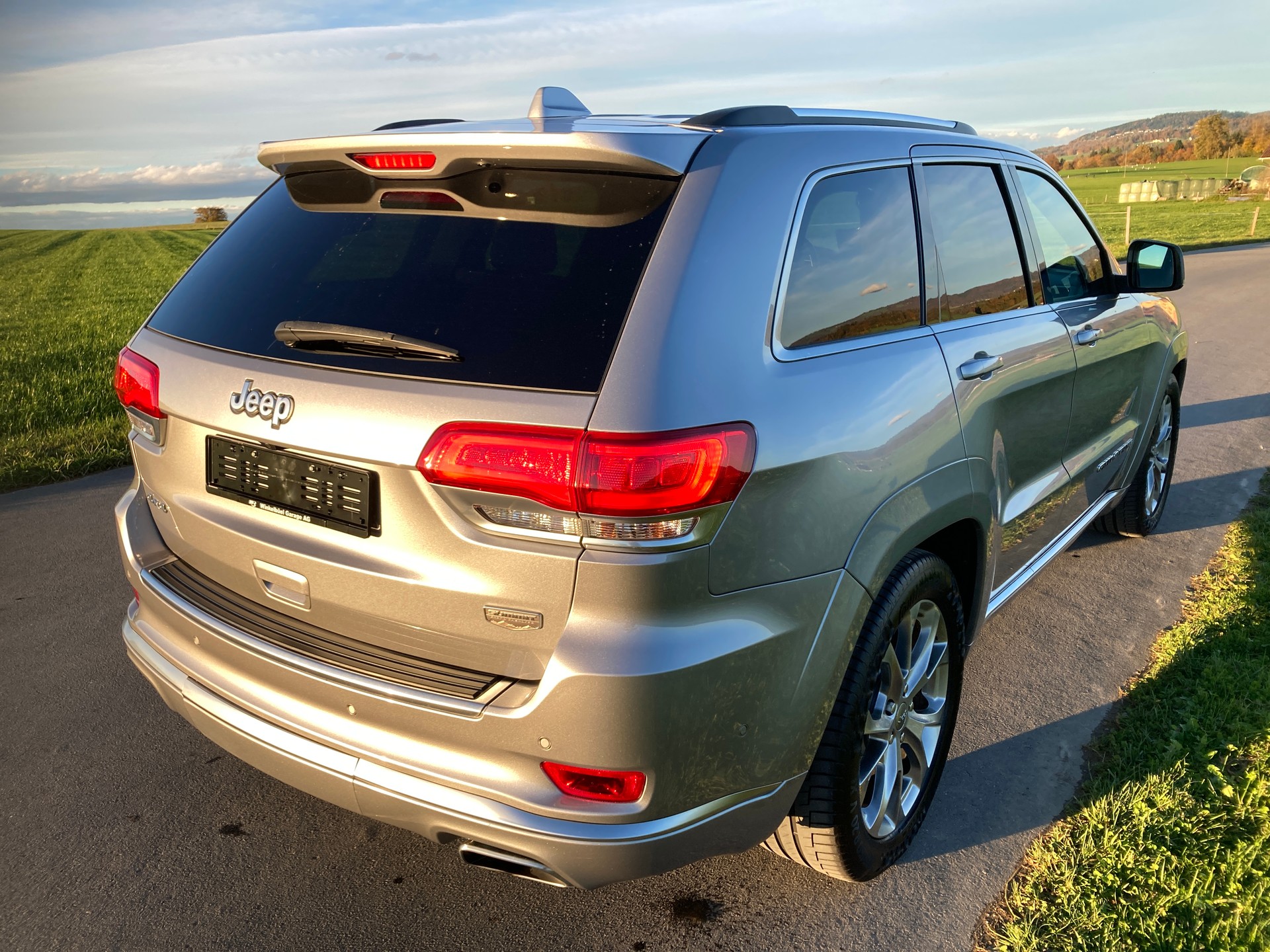JEEP Grand Cherokee 3.0 CRD Summit Automatic-image-2