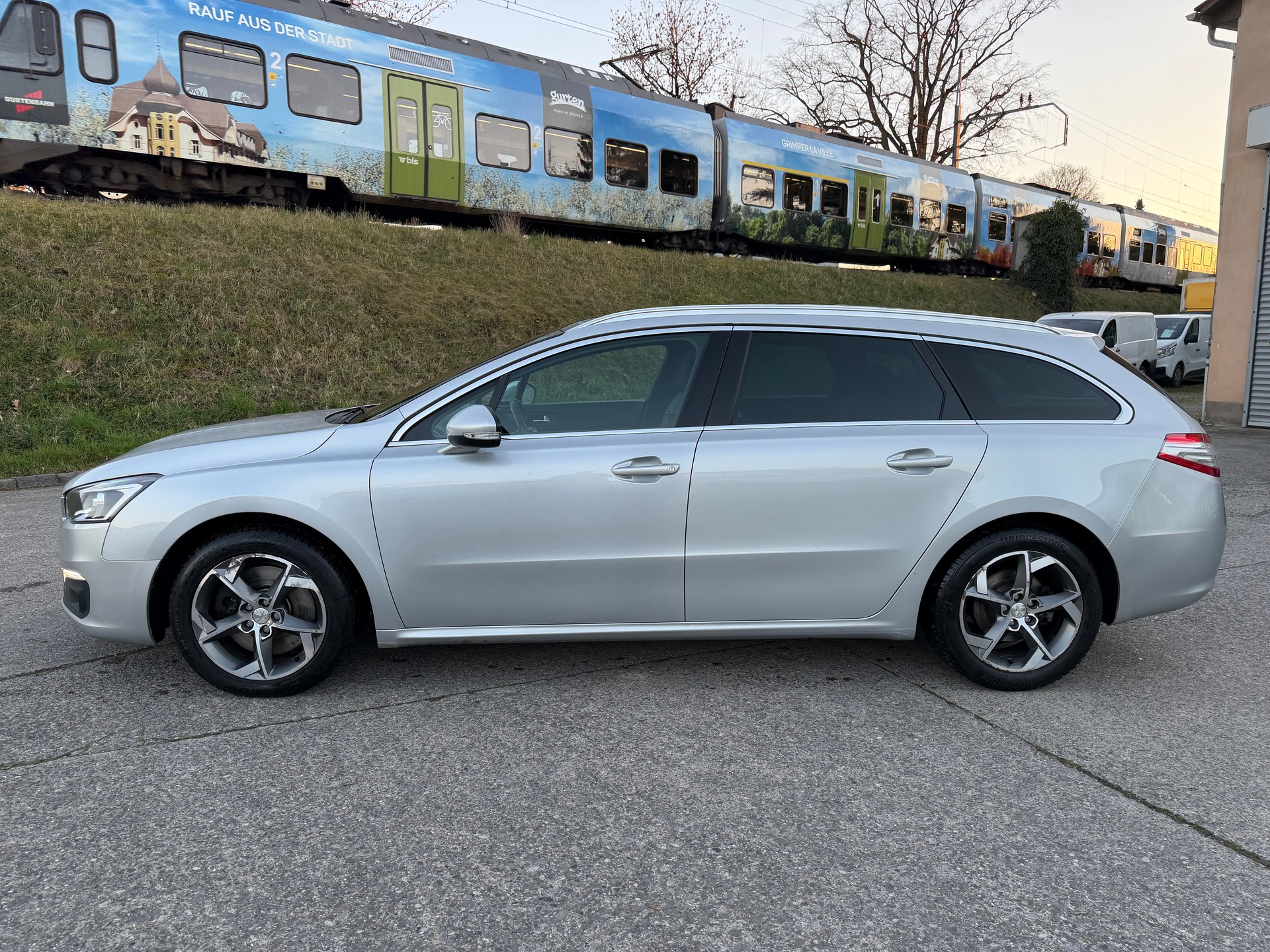PEUGEOT 508 SW 2.0 BlueHDi Allure Automatic-showroom-element-1