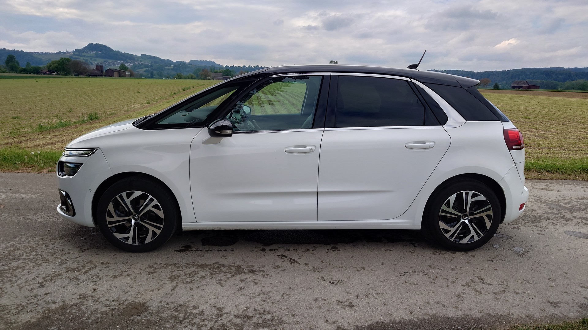 CITROEN C4 Spacetourer 1.5 BlueHDi Shine EAT8-showroom-element-1