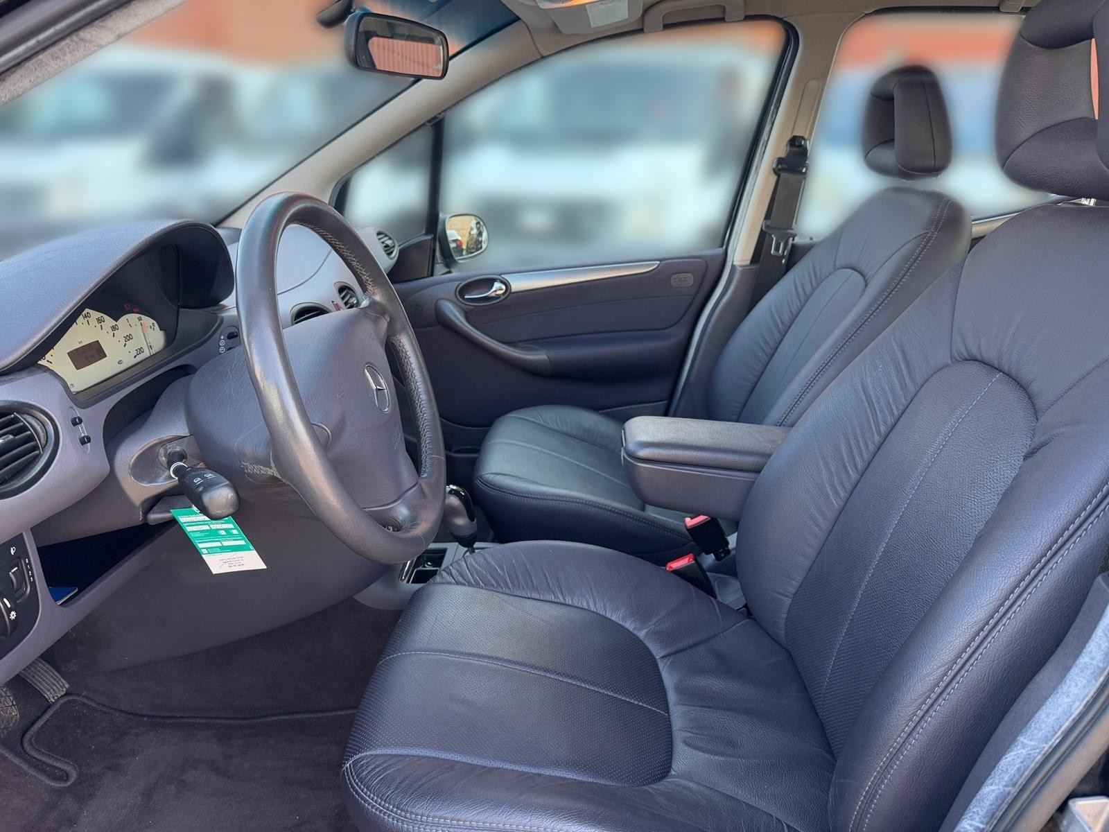 MERCEDES-BENZ A 160 Avantgarde-image-7