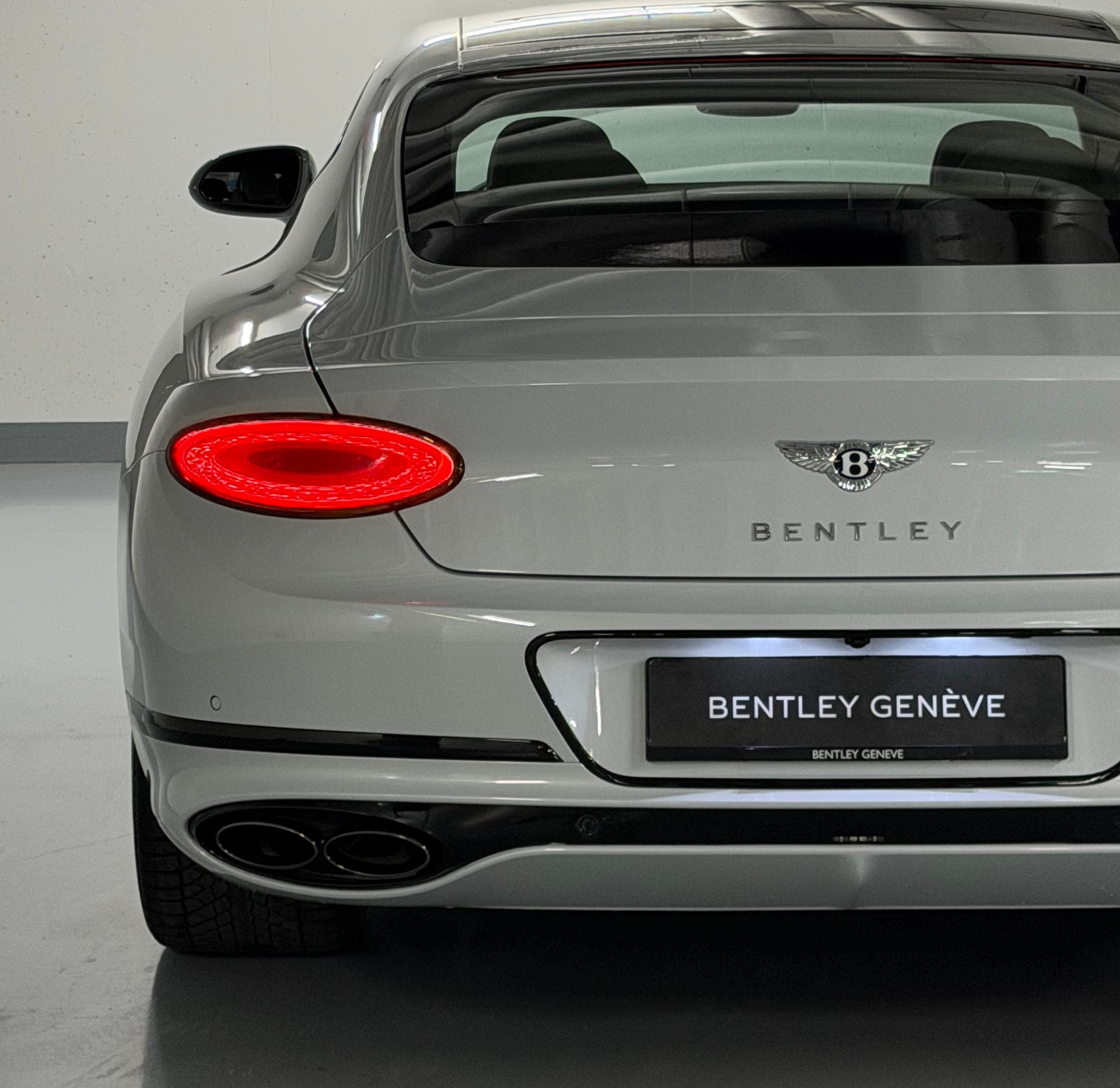 BENTLEY Continental GT 4.0 V8 Azure-image-25