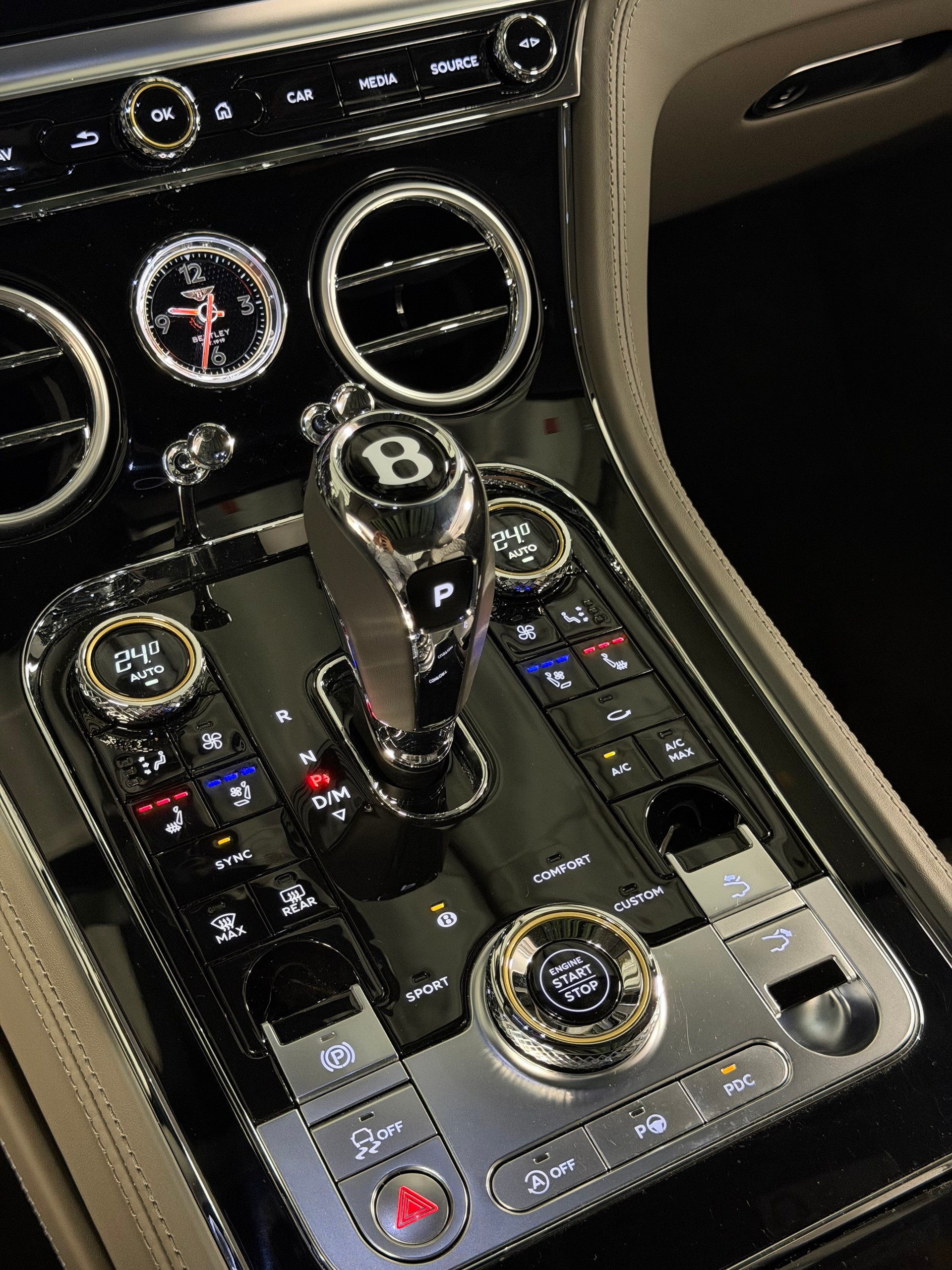 BENTLEY Continental GT 4.0 V8 Azure-image-18