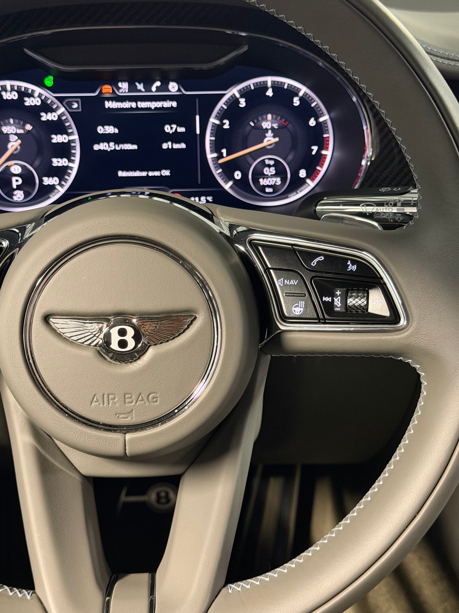 BENTLEY Continental GT 4.0 V8 Azure-image-14