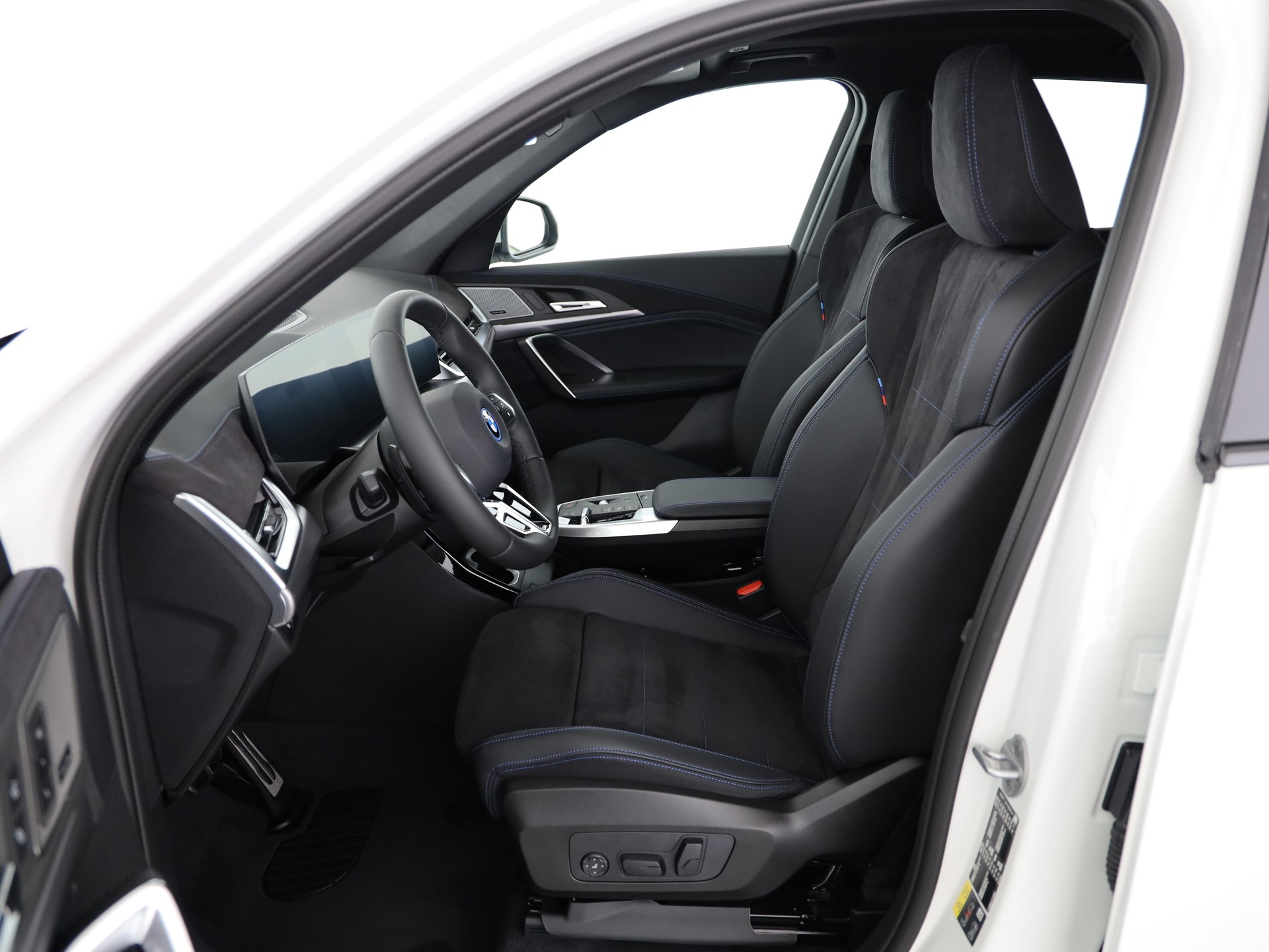 BMW X1 25e xDrive paddles-showroom-element-3