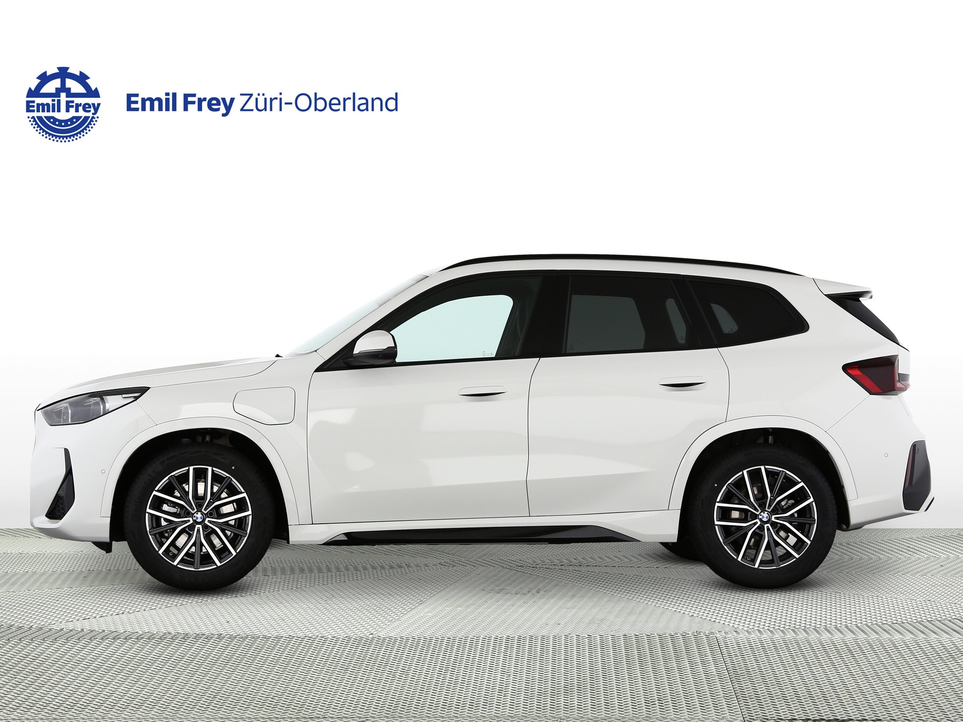 BMW X1 25e xDrive paddles-showroom-element-1