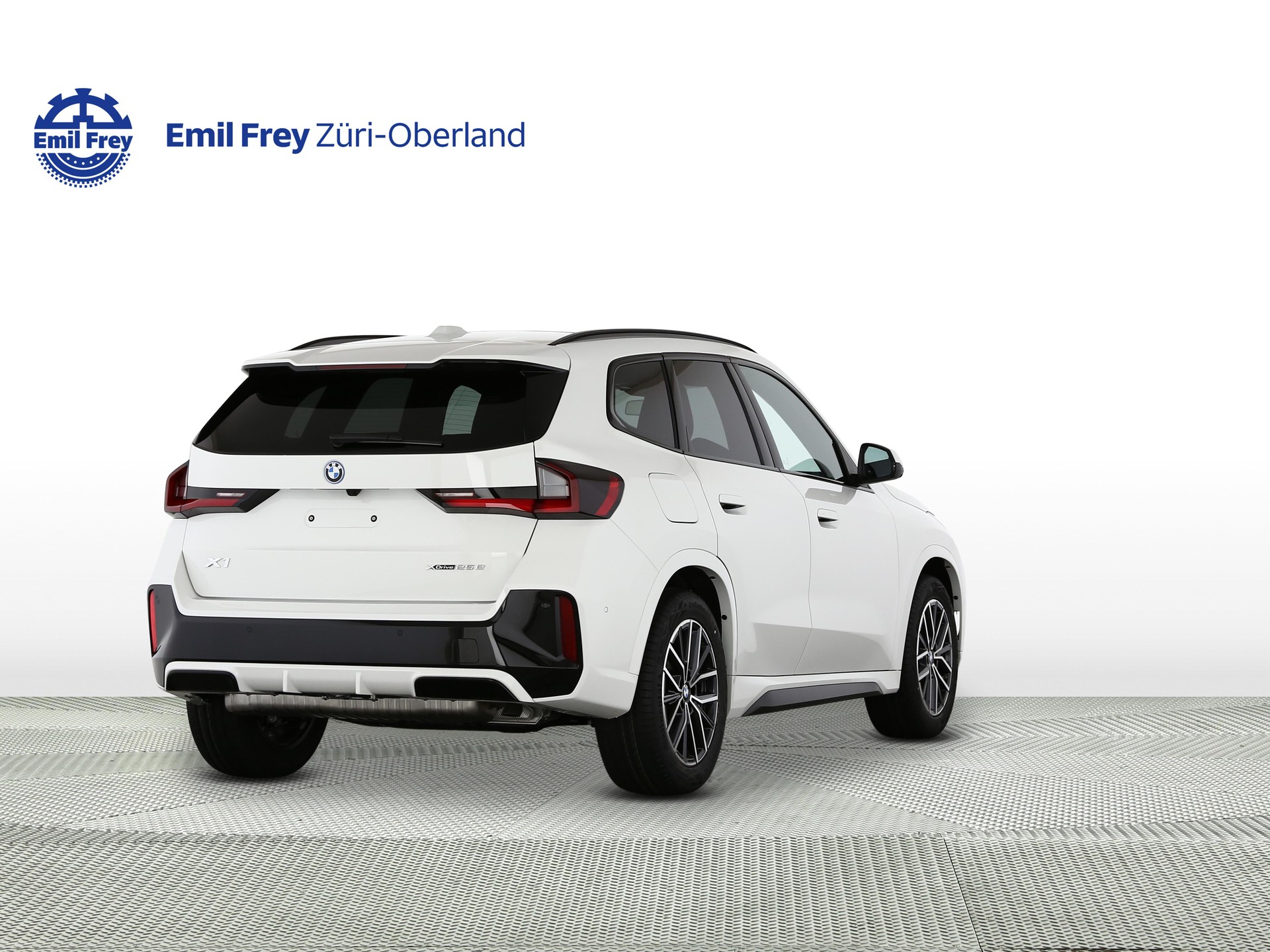 BMW X1 25e xDrive paddles-showroom-element-2