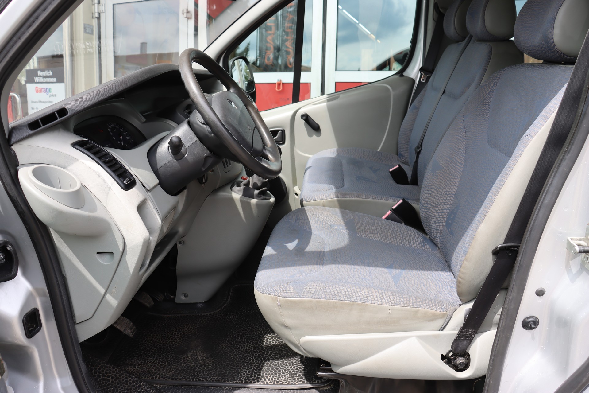 RENAULT Trafic 2.0 16V 2.7t-image-11