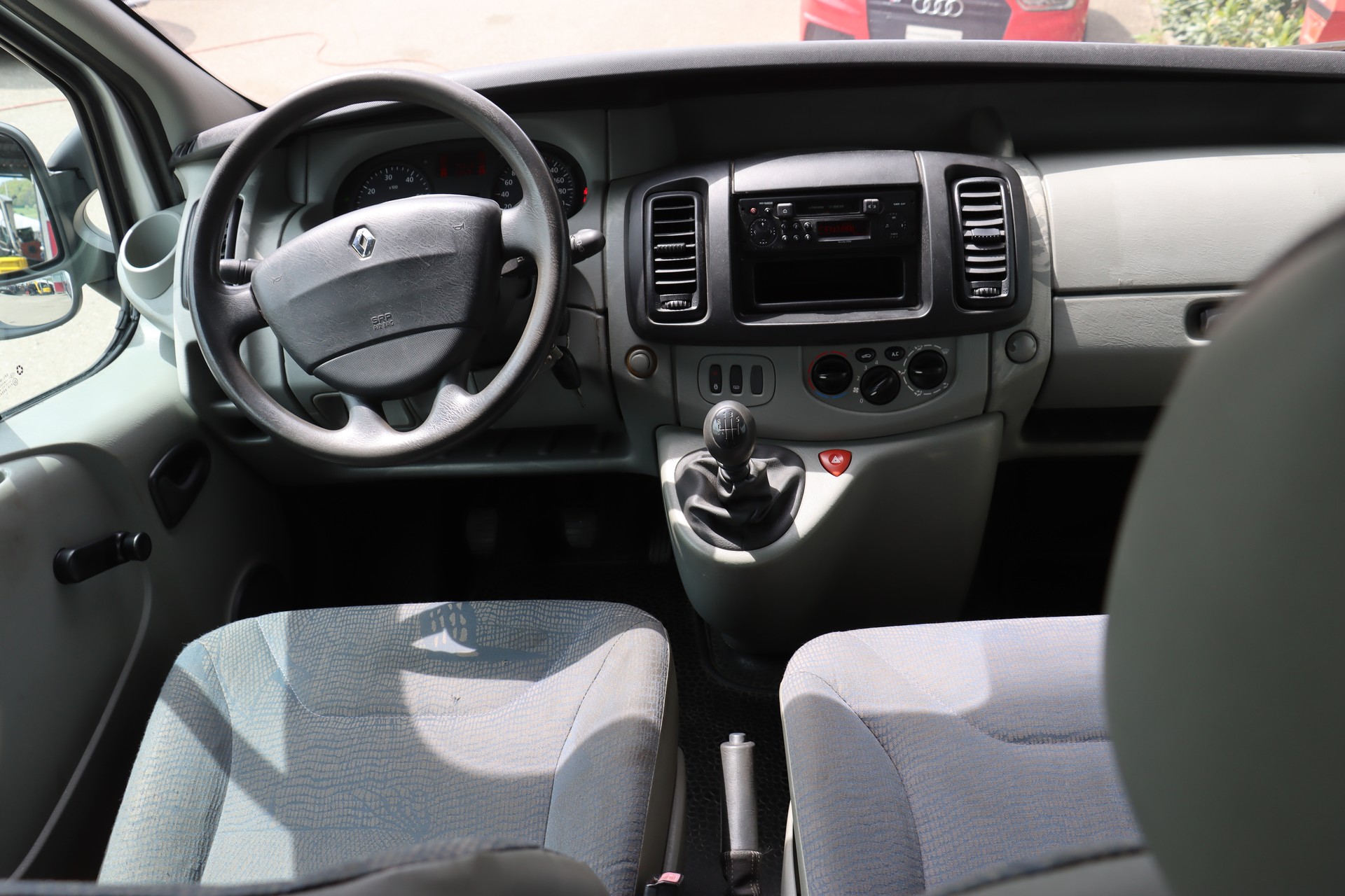 RENAULT Trafic 2.0 16V 2.7t-image-10