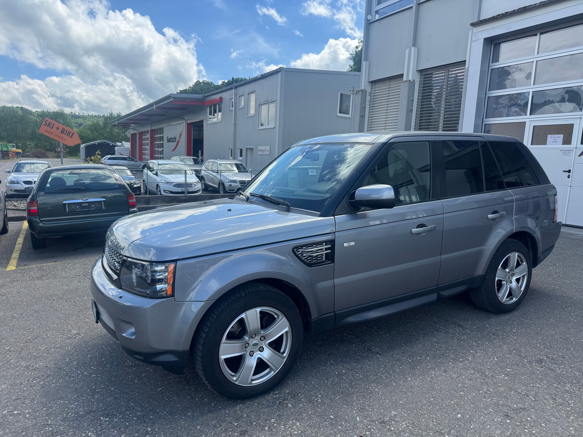 LAND ROVER Range Rover Sport 3.0 TDV6 HSE Automatic-showroom-element-1