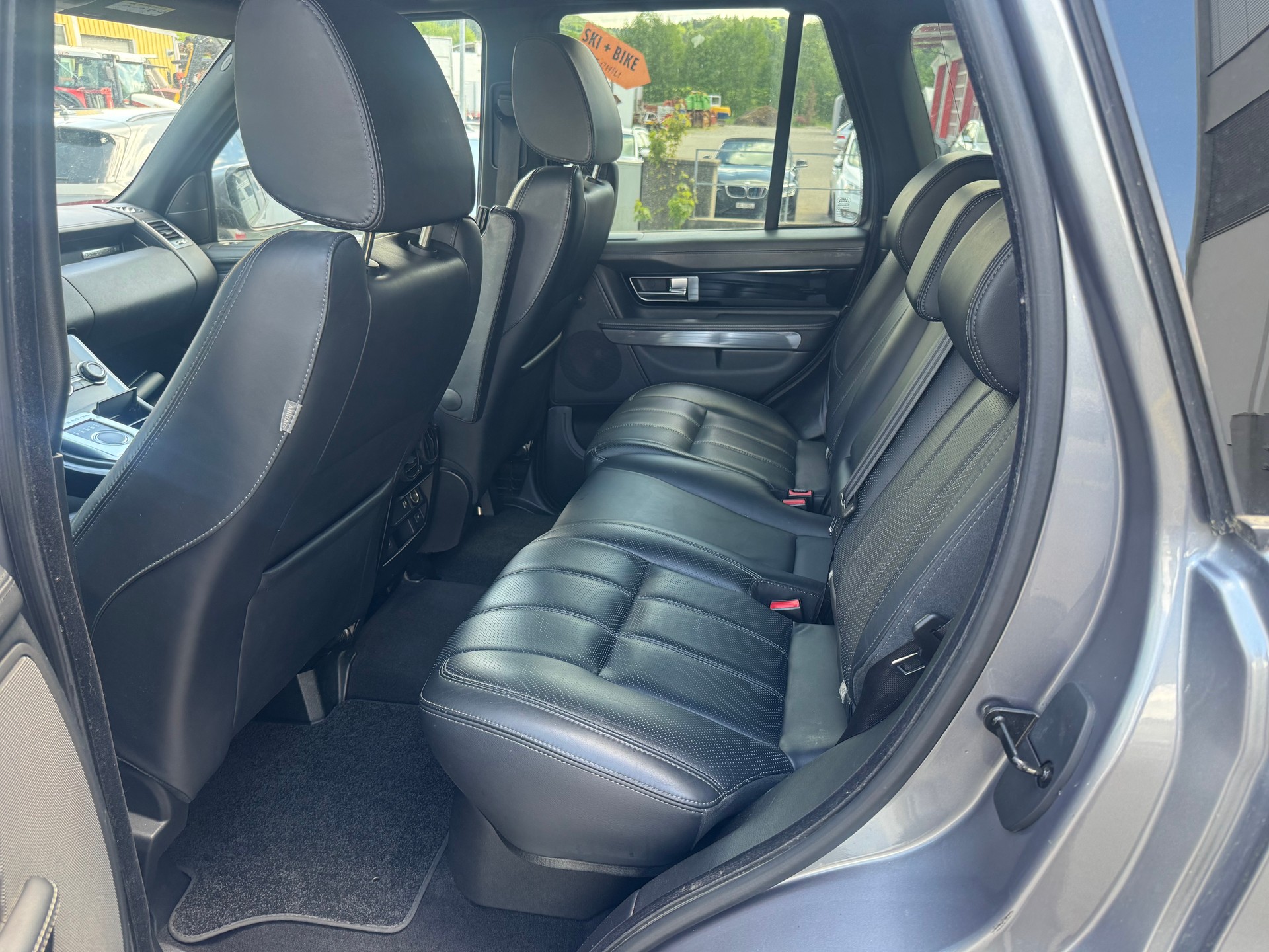 LAND ROVER Range Rover Sport 3.0 TDV6 HSE Automatic-showroom-element-3