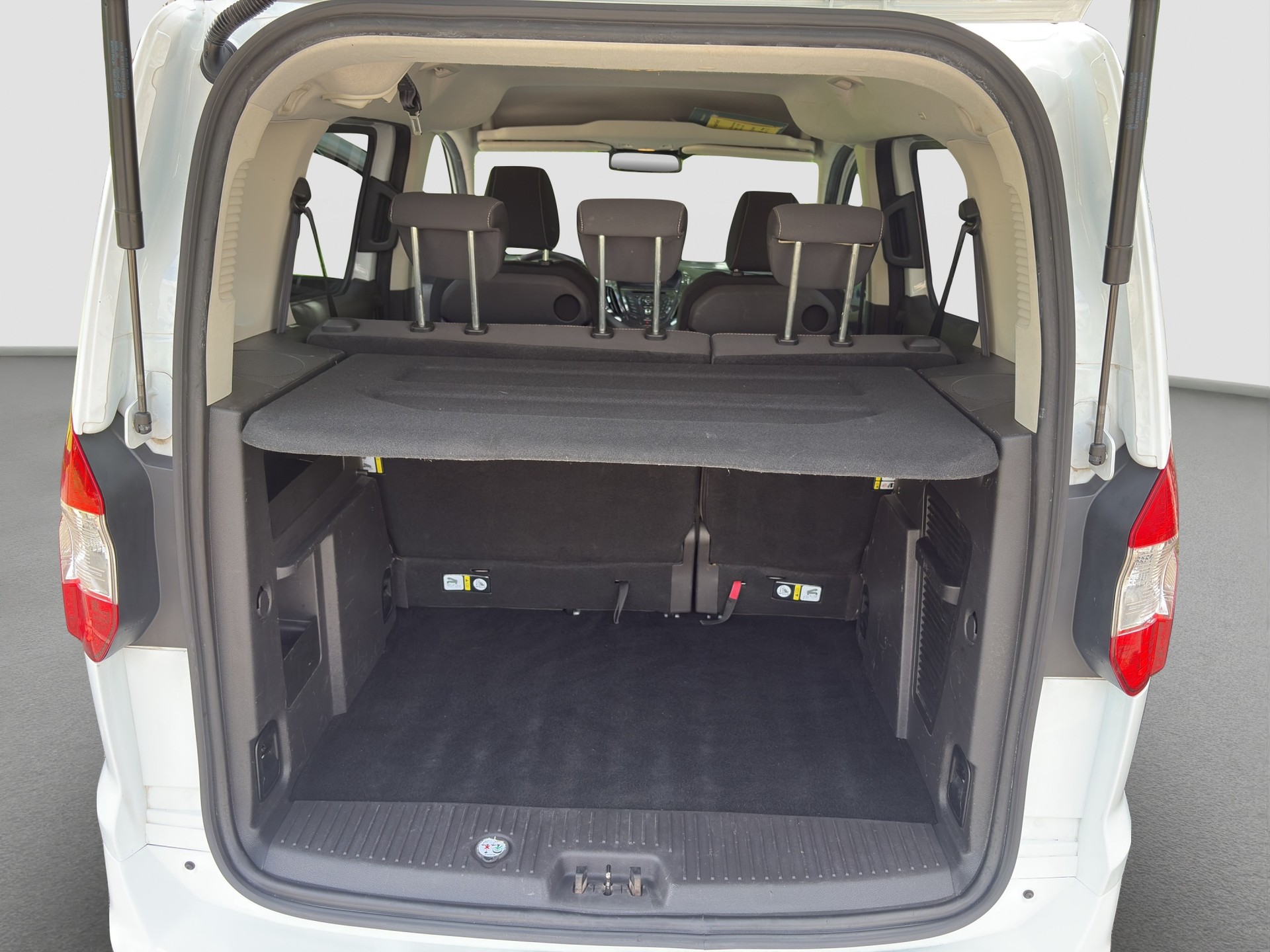 FORD Tourneo Courier 1.0 SCTi Titanium-image-14