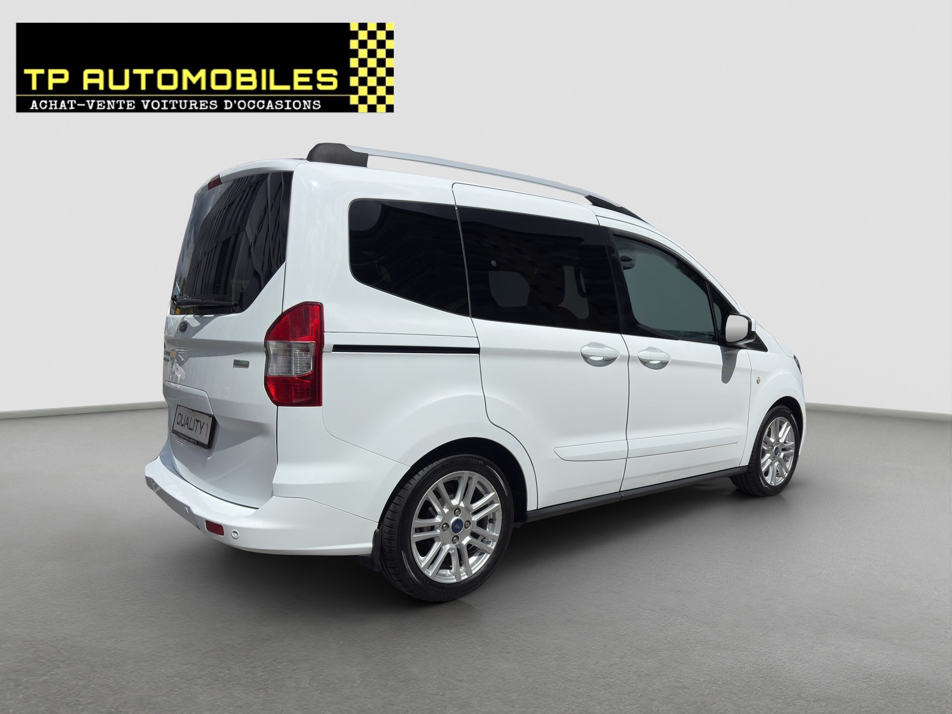 FORD Tourneo Courier 1.0 SCTi Titanium-image-4