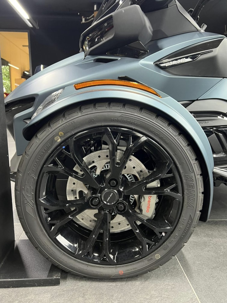 CAN-AM Spyder RT LTD-image-10