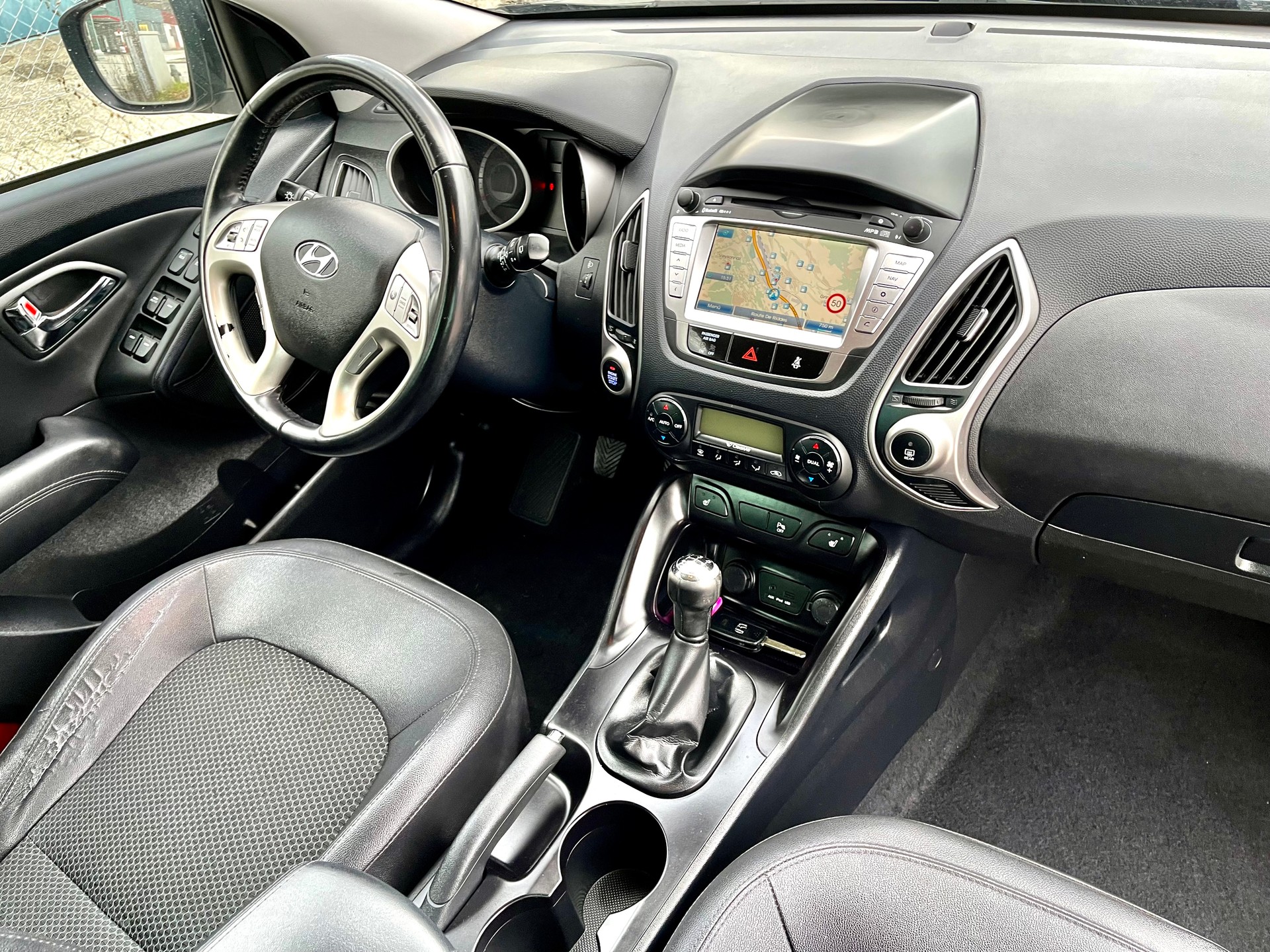 HYUNDAI iX 35 2.0 Premium 4WD-showroom-element-3