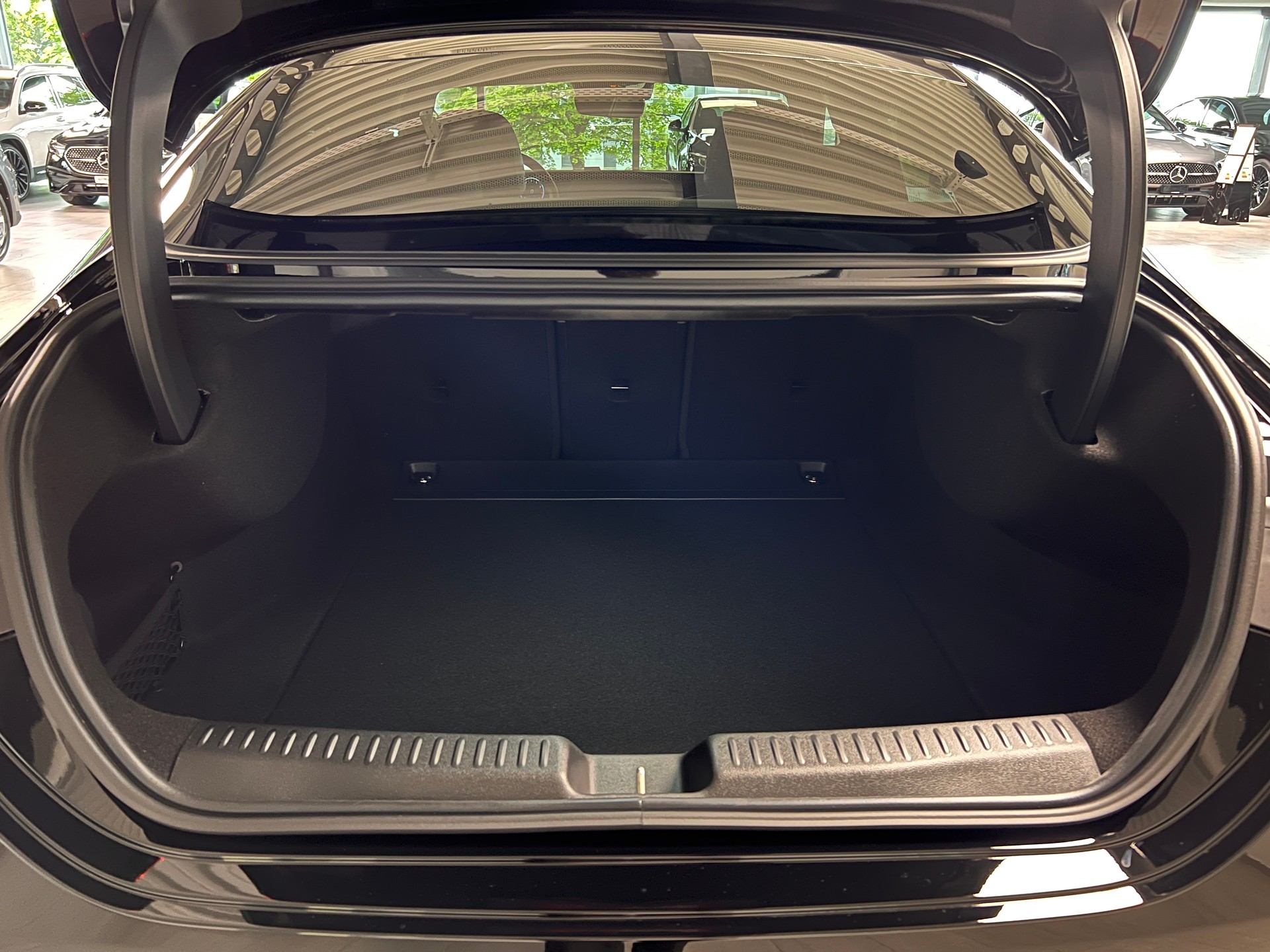 MERCEDES-BENZ CLA 200 8G-DCT 4Matic-image-6