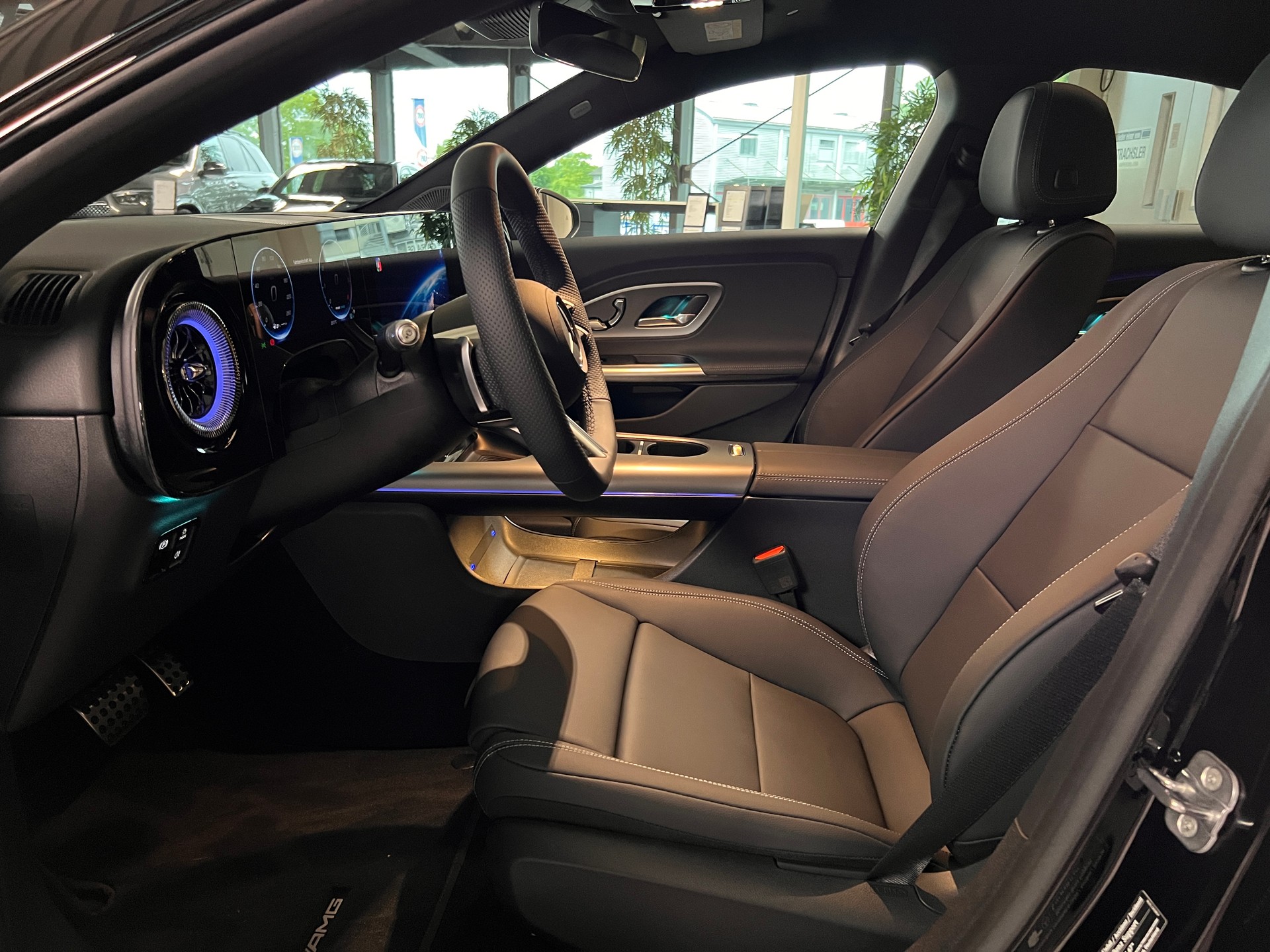 MERCEDES-BENZ CLA 200 8G-DCT 4Matic-image-9