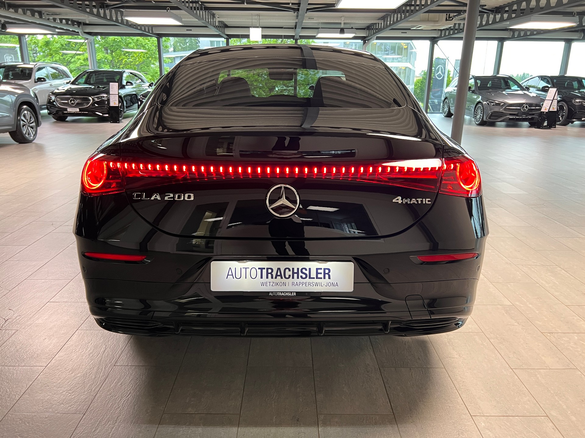 MERCEDES-BENZ CLA 200 8G-DCT 4Matic-image-4
