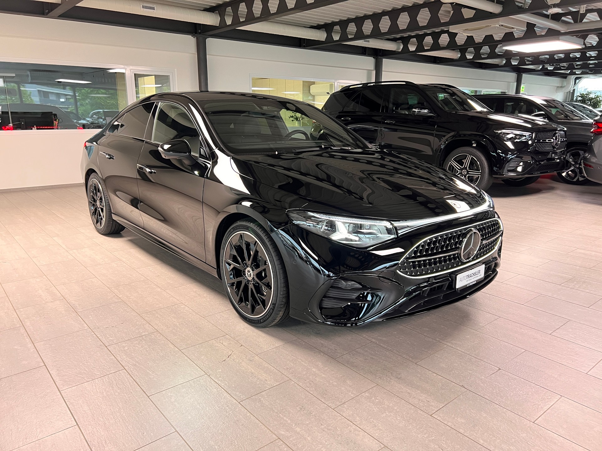 MERCEDES-BENZ CLA 200 8G-DCT 4Matic-image-2