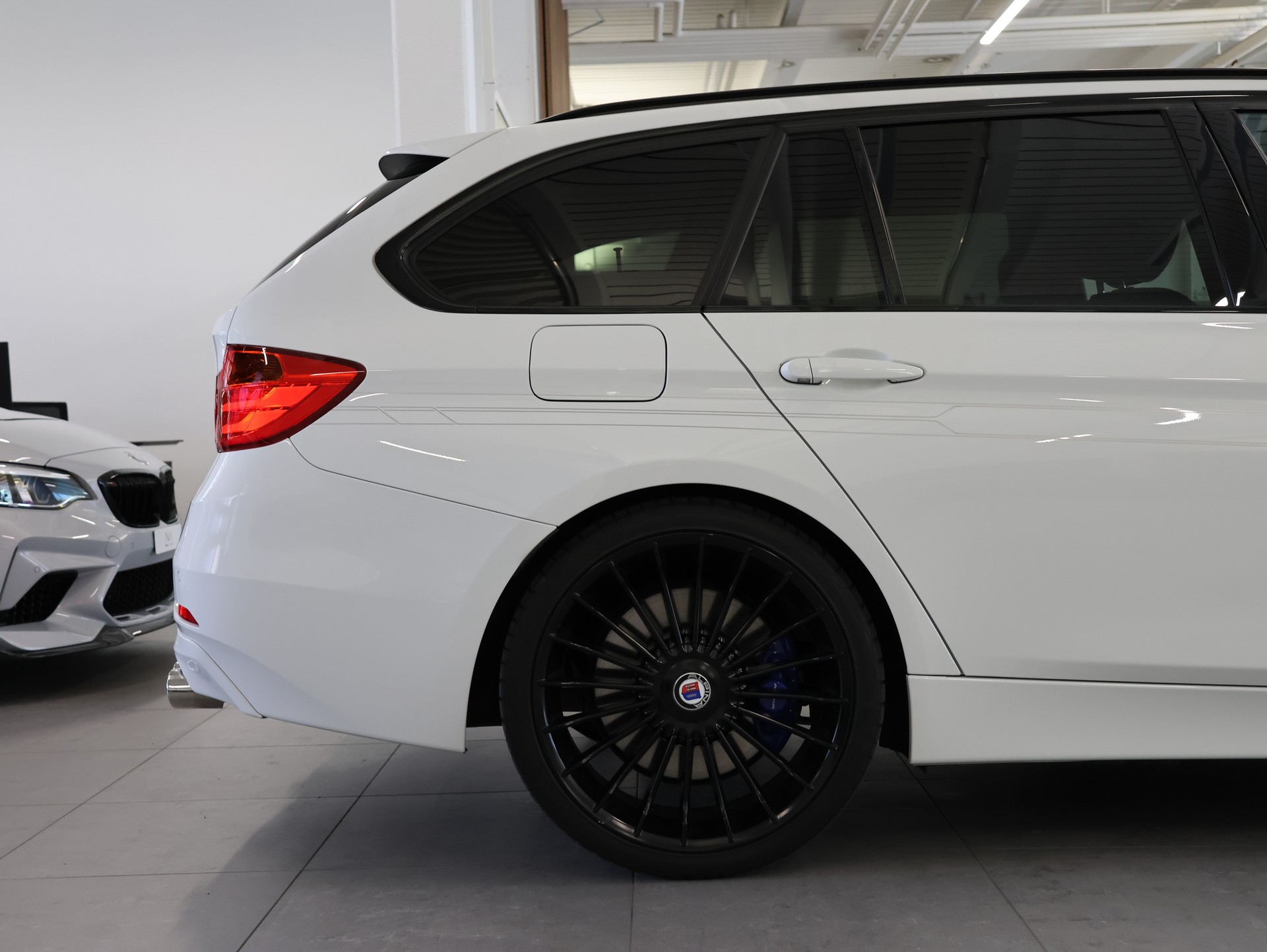 BMW-ALPINA D3 BiTurbo Touring 3.0d Switch-Tronic *Alpinaweiss*Harman&Kardon*-image-16