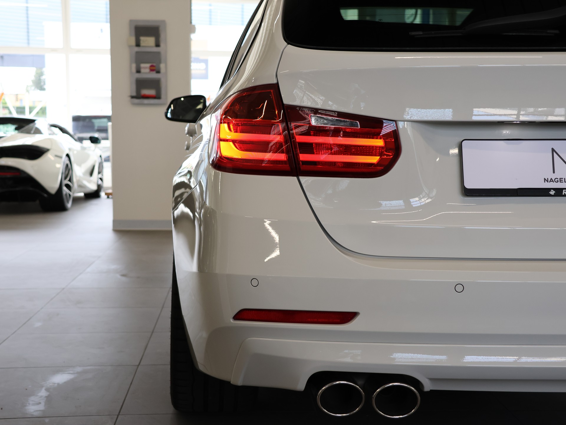 BMW-ALPINA D3 BiTurbo Touring 3.0d Switch-Tronic *Alpinaweiss*Harman&Kardon*-image-14