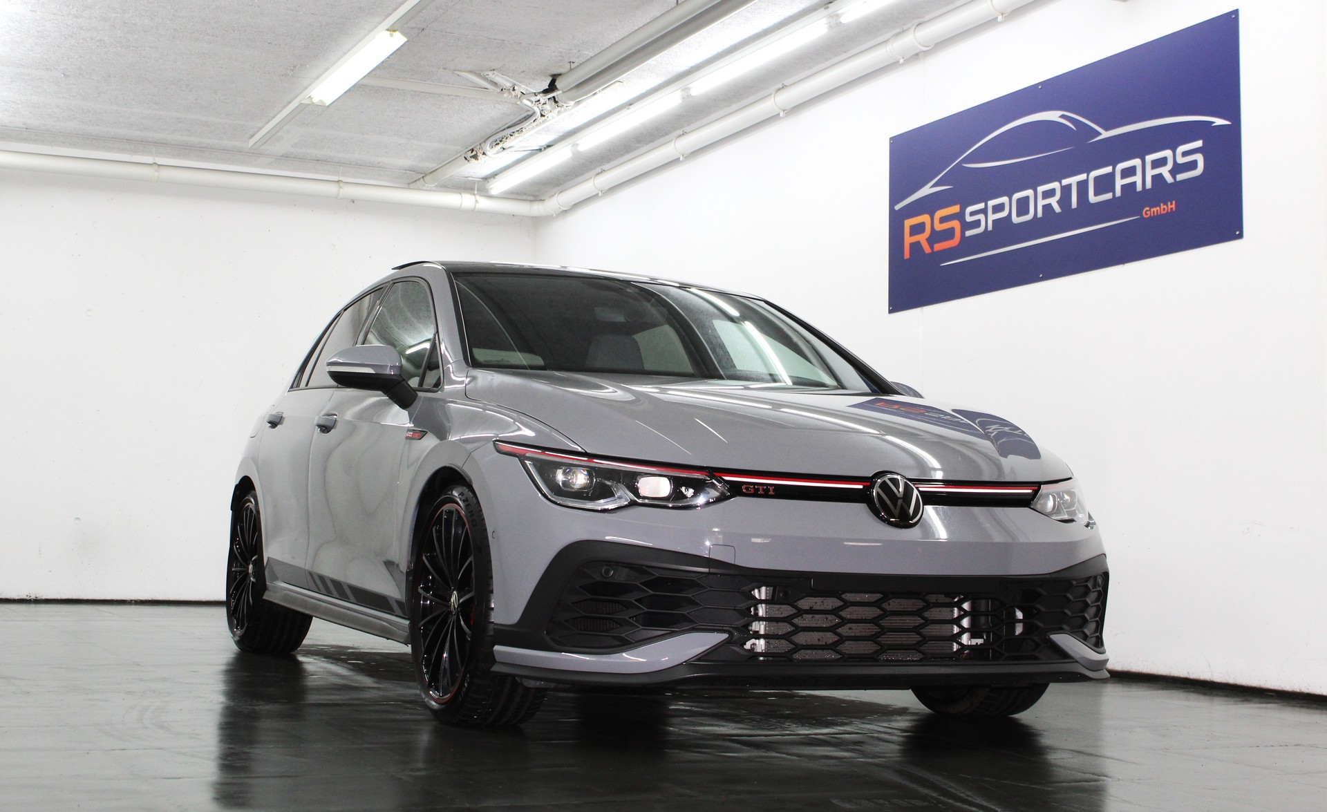VW Golf 2.0 TSI GTI Clubsport DSG Performance Paket Akrapovic / CH-Fahrzeug-showroom-element-1