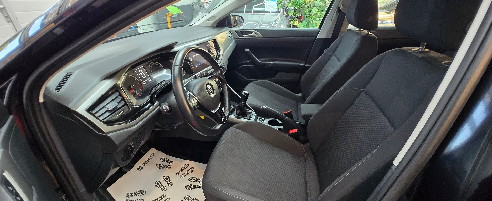 VW Polo 1.0 TSI BMT Comfortline-image-9