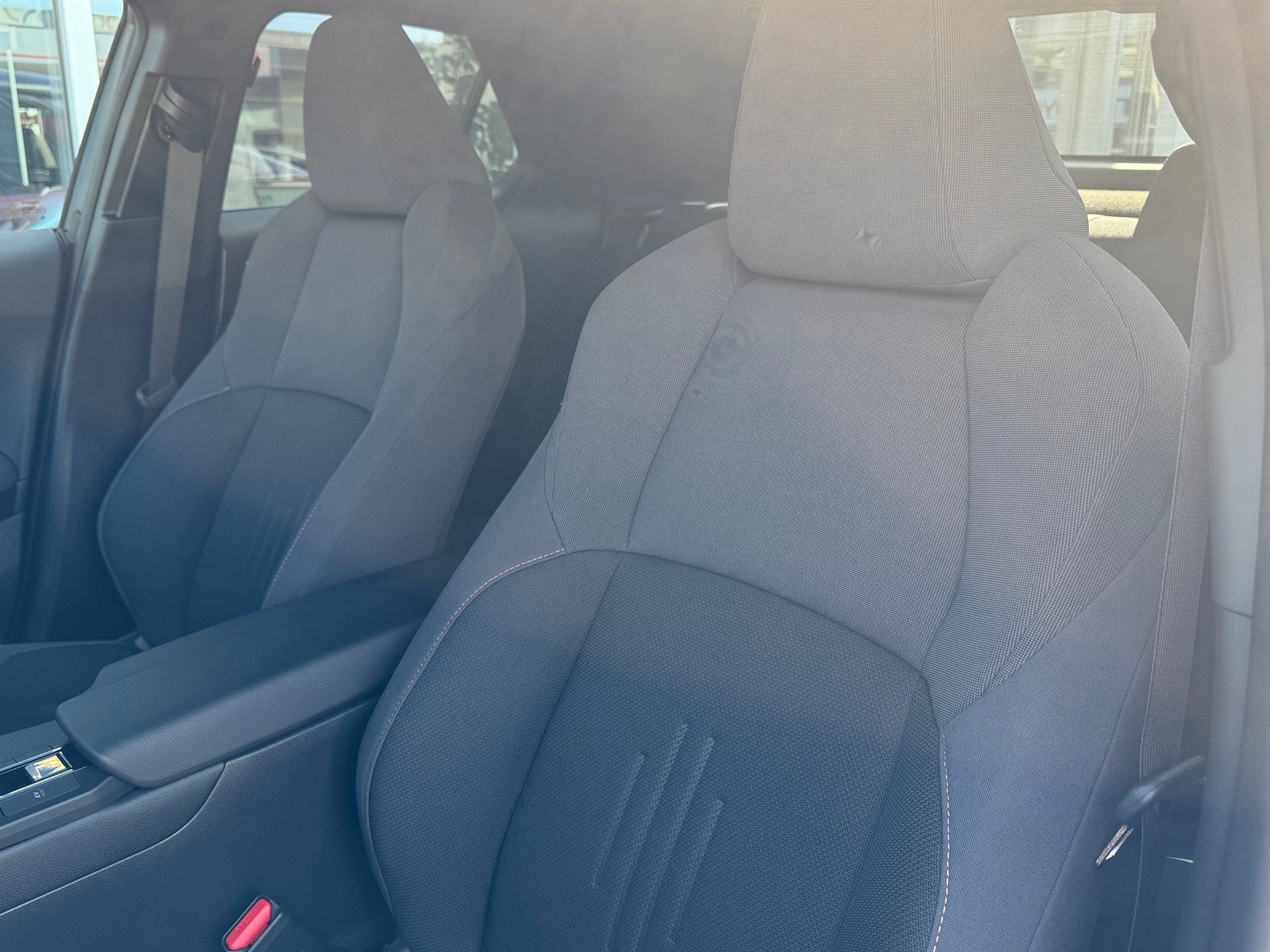 TOYOTA C-HR 2.0 HSD CVT Swiss Edition-image-10