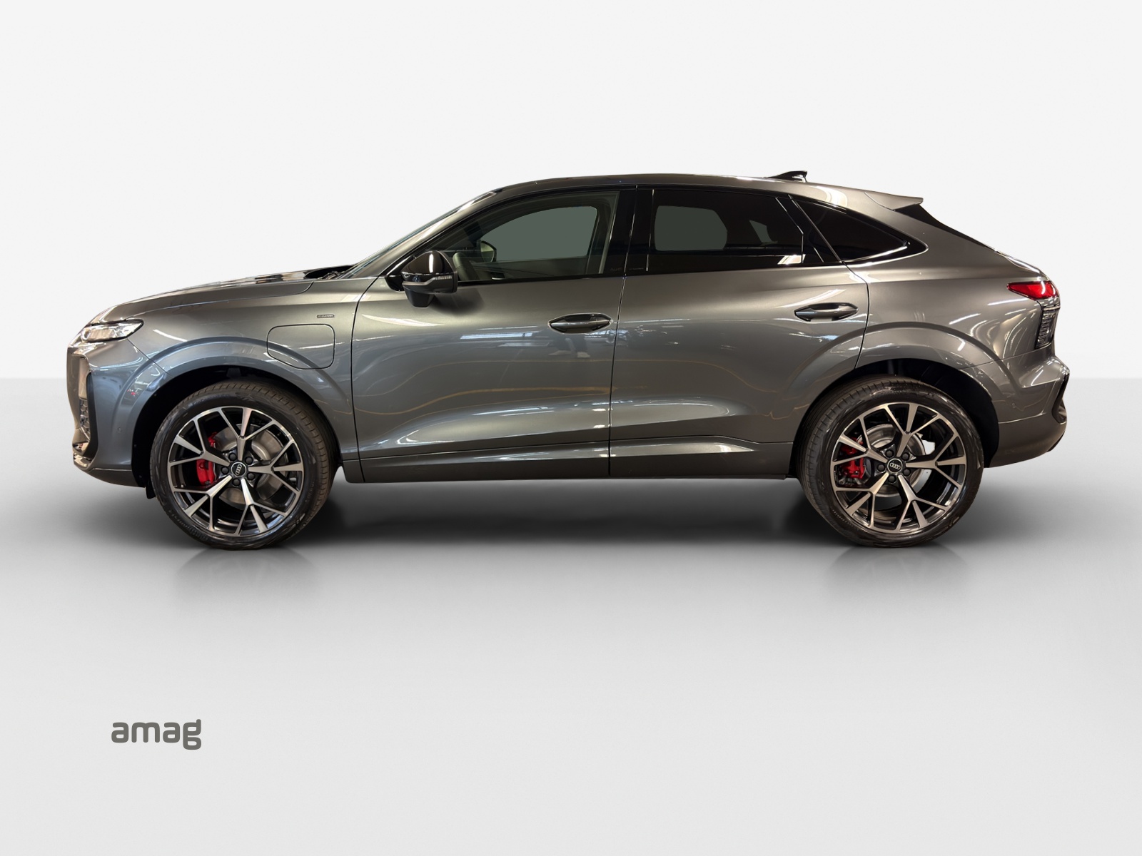 AUDI Q3 Sportback e-hybrid 200 kW S tronig-showroom-element-1
