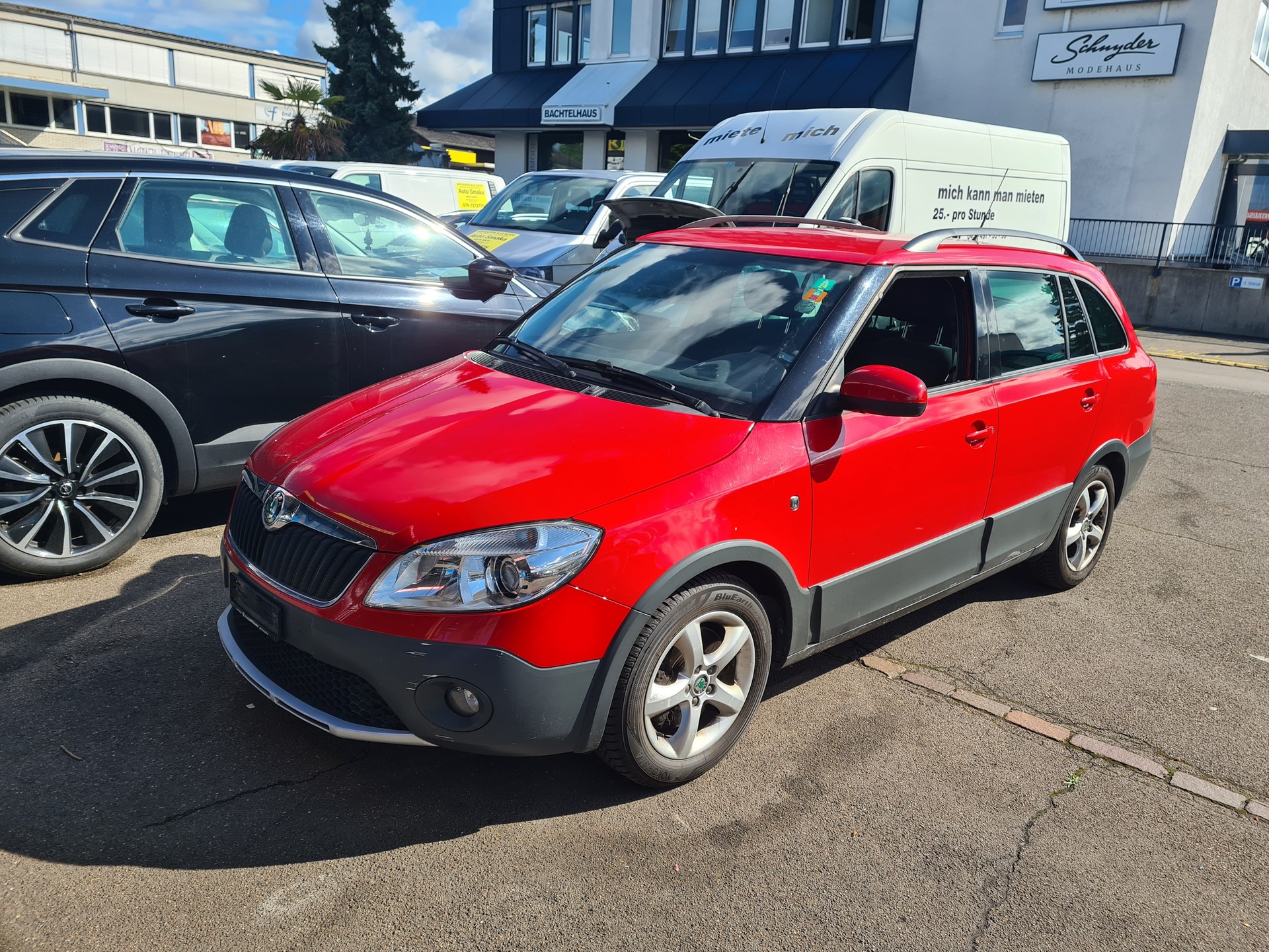 SKODA Fabia 1.2 TSI Scout-image-0