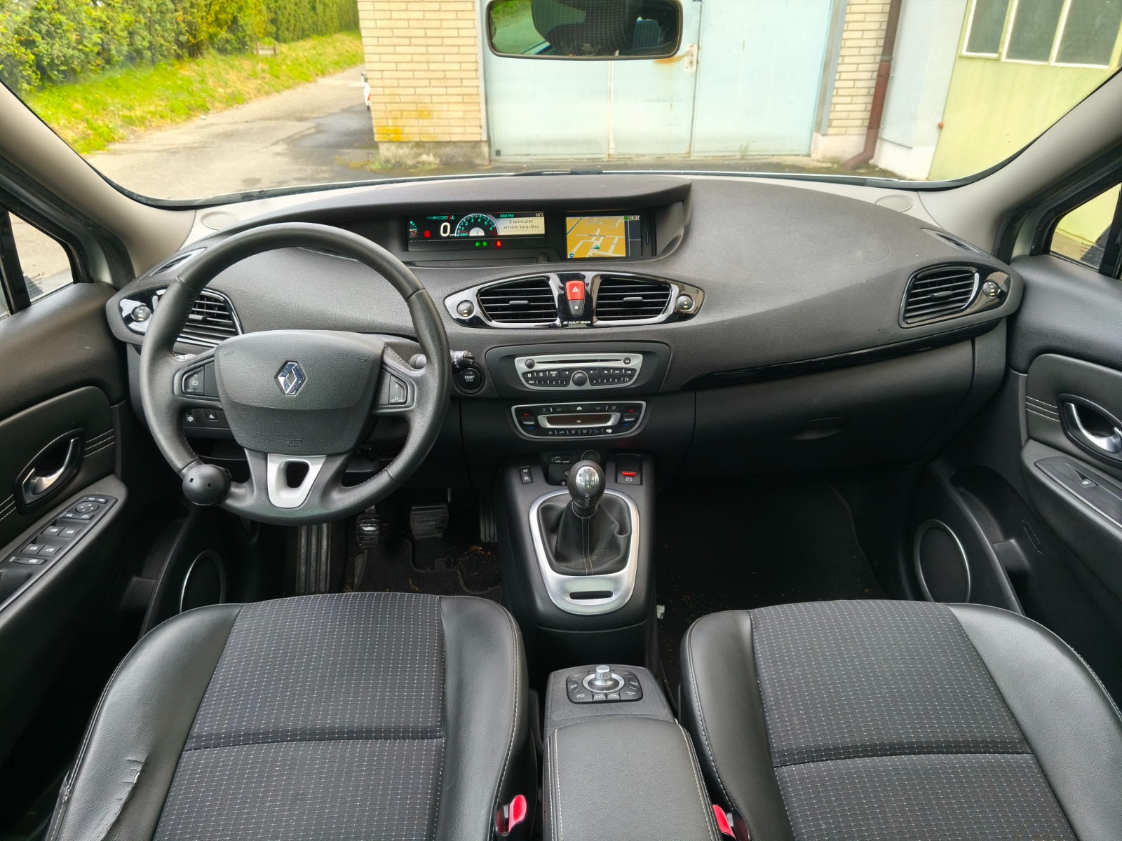 RENAULT Grand Scénic 1.4 16V Turbo Dynamique-image-6