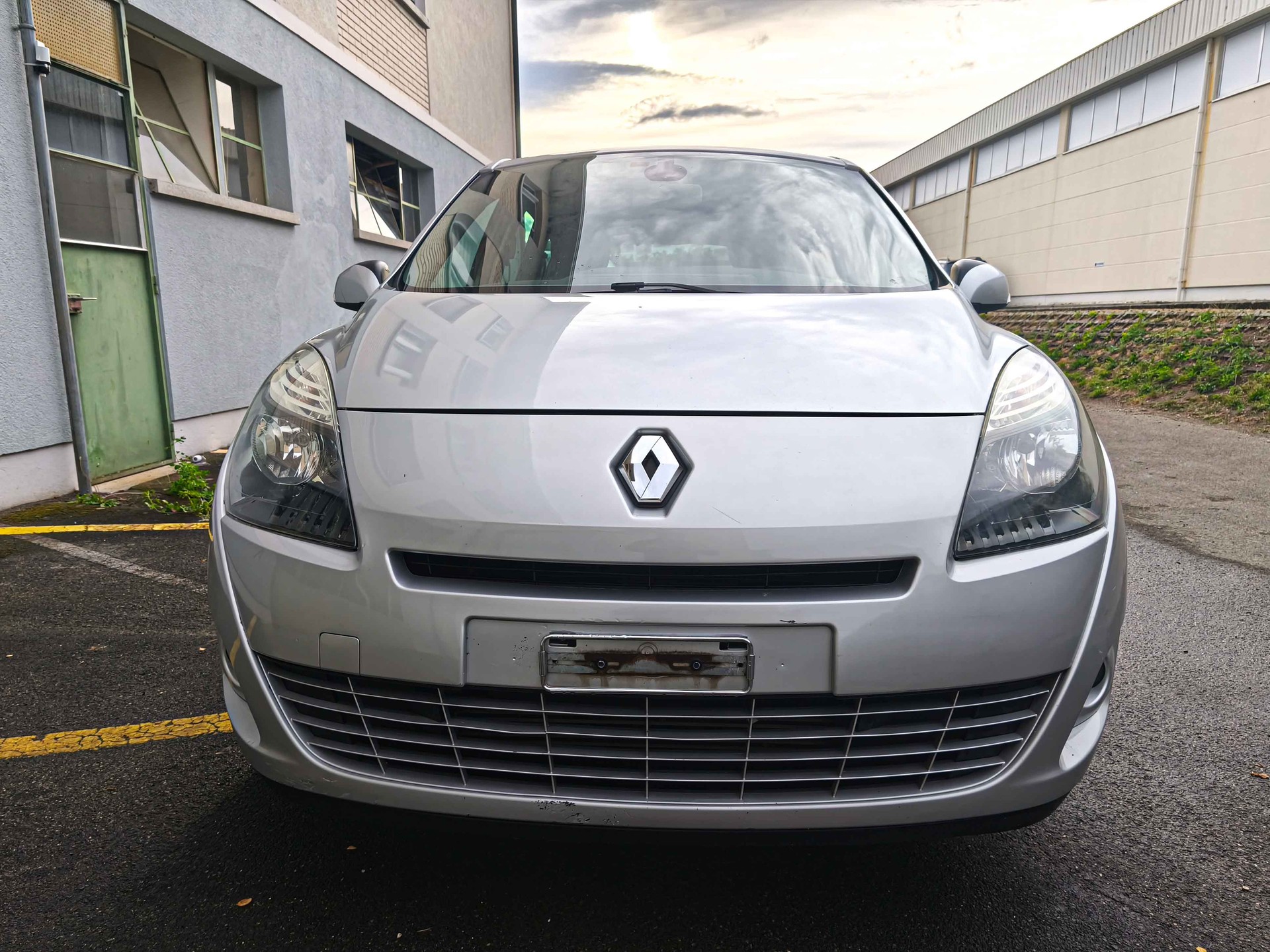 RENAULT Grand Scénic 1.4 16V Turbo Dynamique-image-2