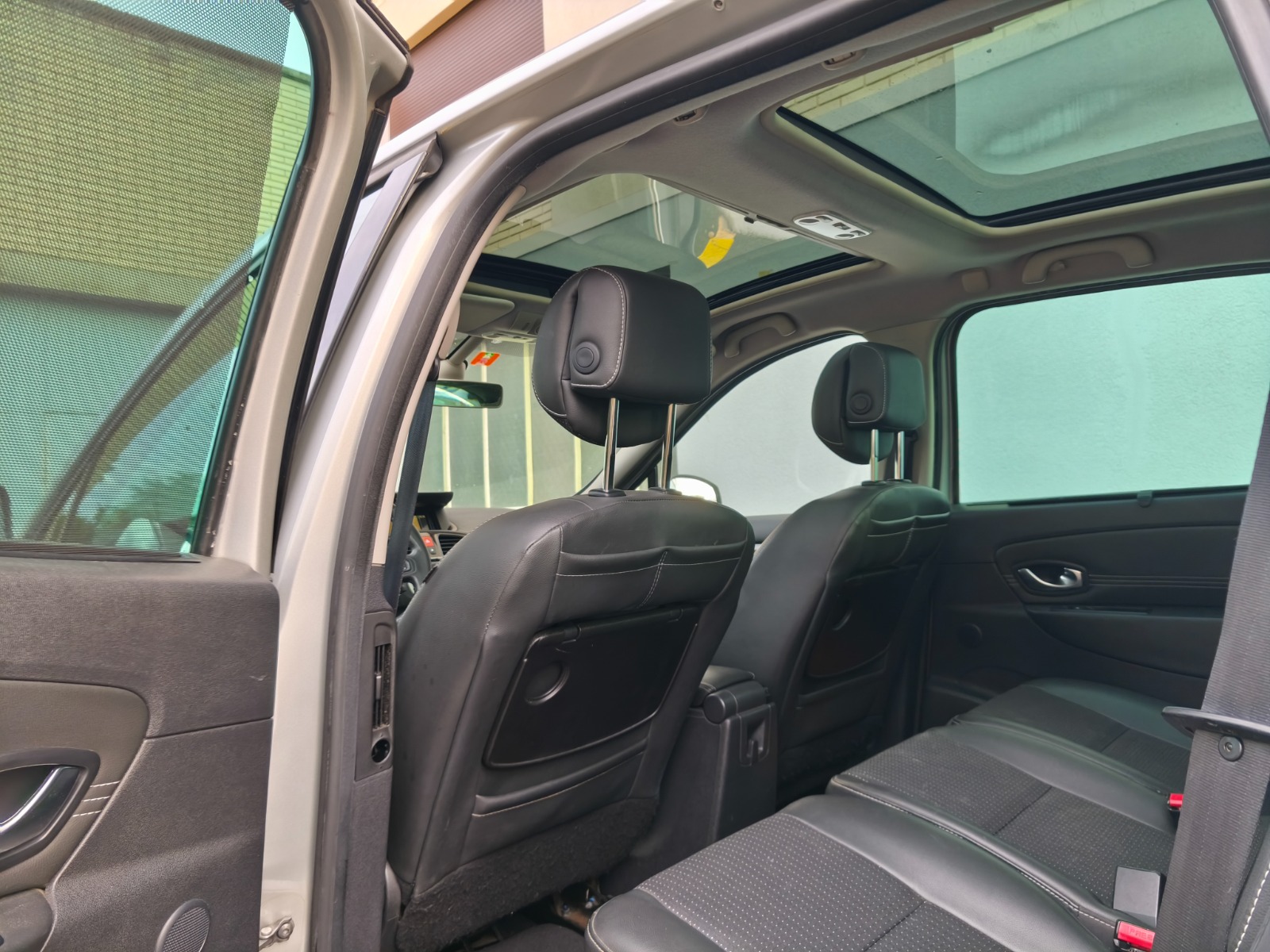 RENAULT Grand Scénic 1.4 16V Turbo Dynamique-image-11