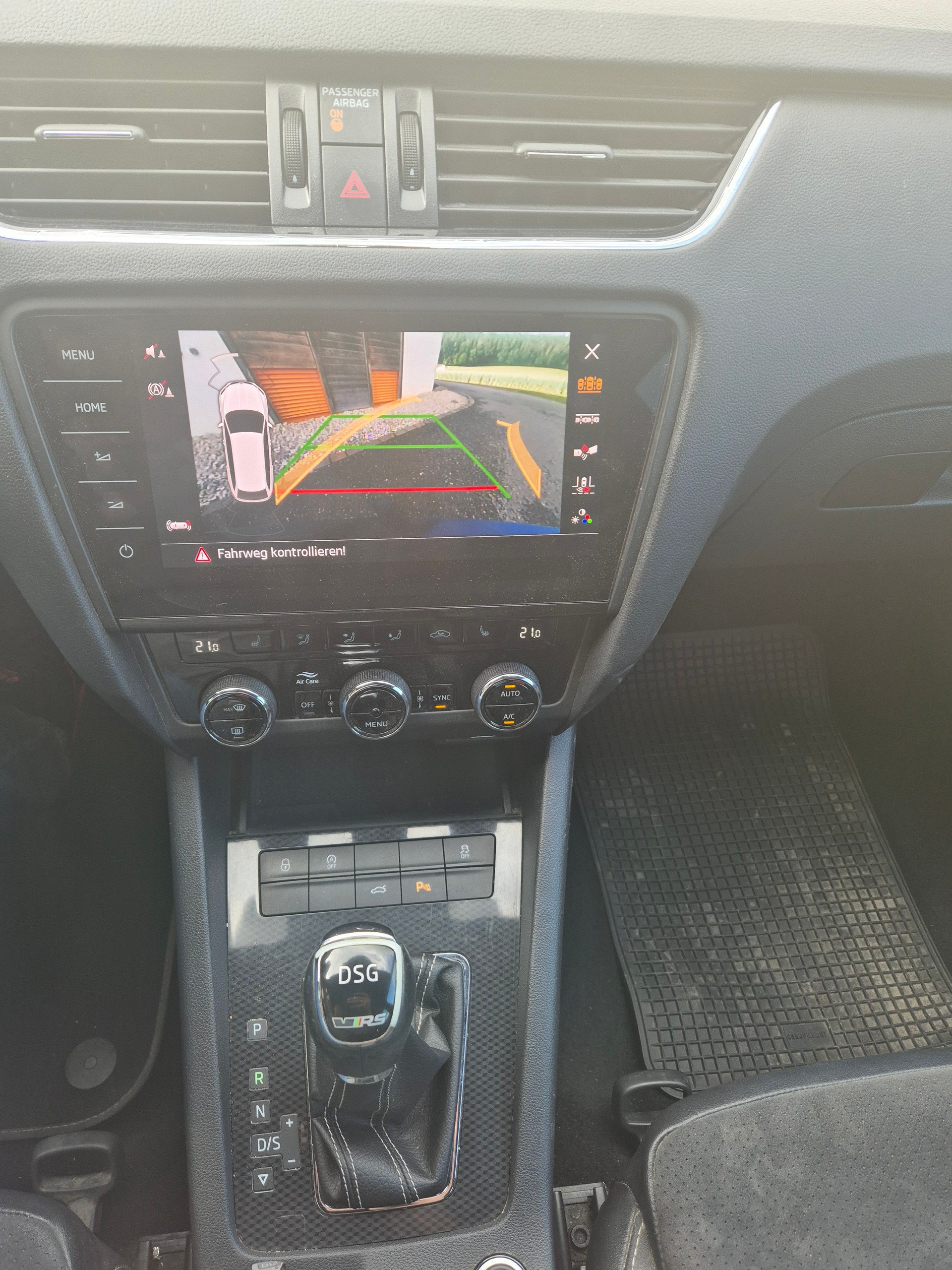 SKODA Octavia Combi 2.0 TDI RS 4x4 DSG-image-18