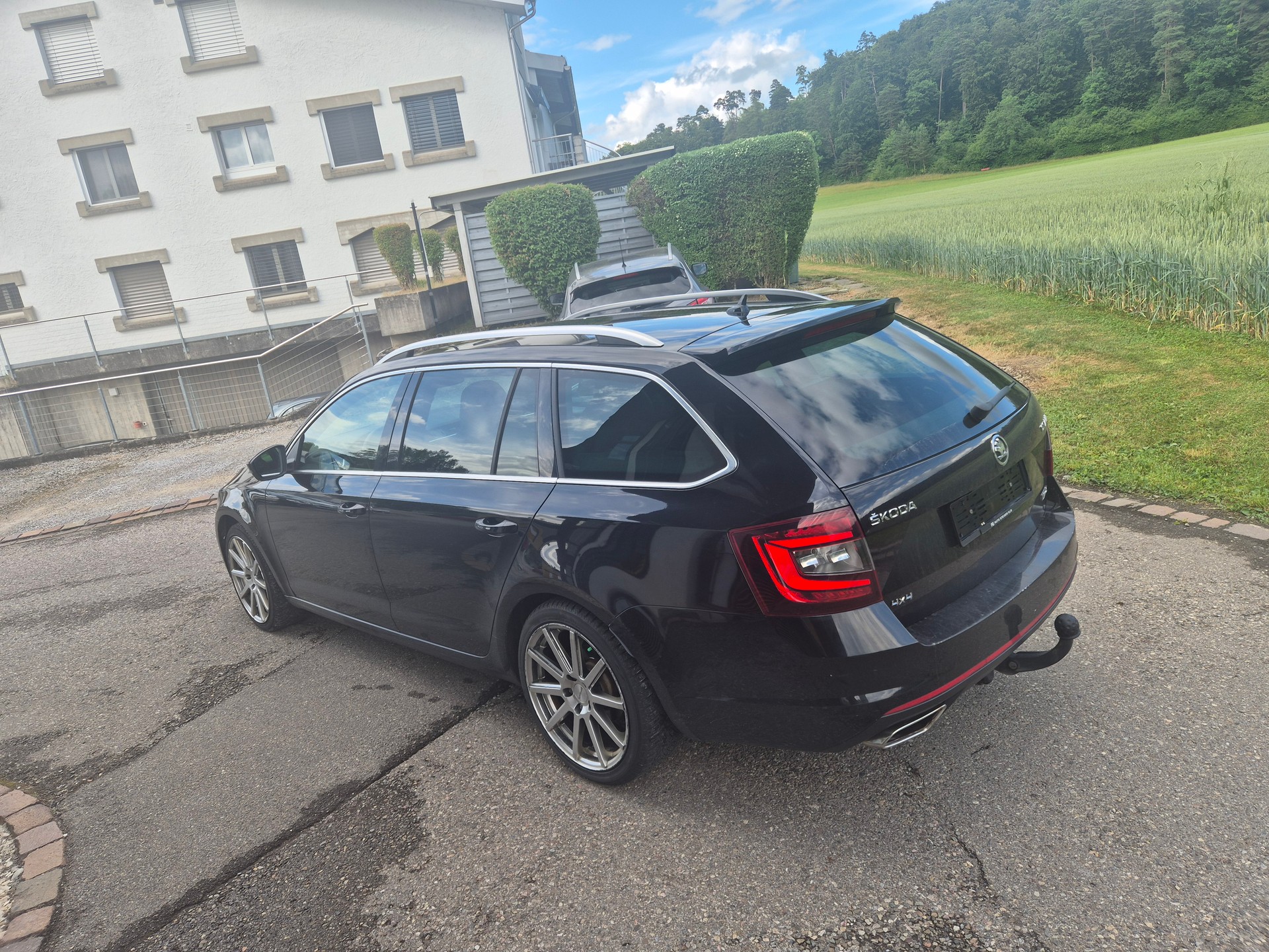 SKODA Octavia Combi 2.0 TDI RS 4x4 DSG-image-12