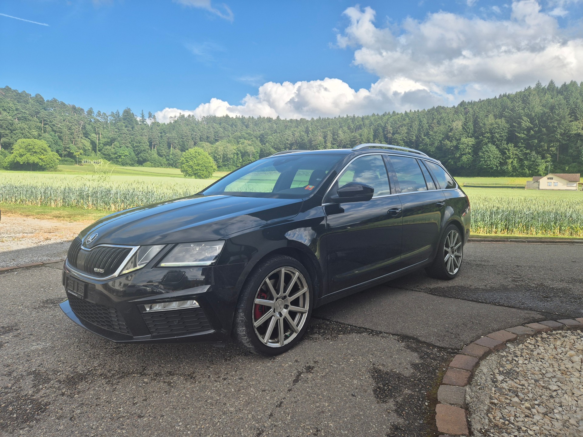 SKODA Octavia Combi 2.0 TDI RS 4x4 DSG-image-17