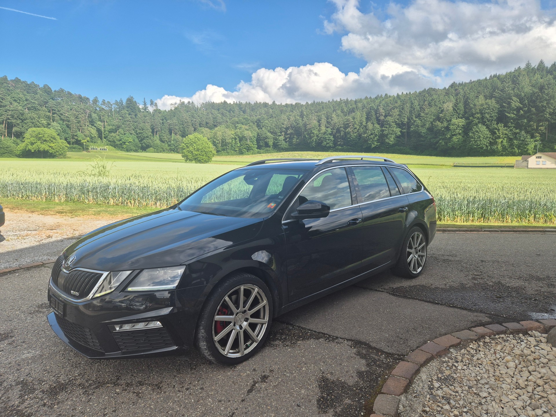 SKODA Octavia Combi 2.0 TDI RS 4x4 DSG-image-16