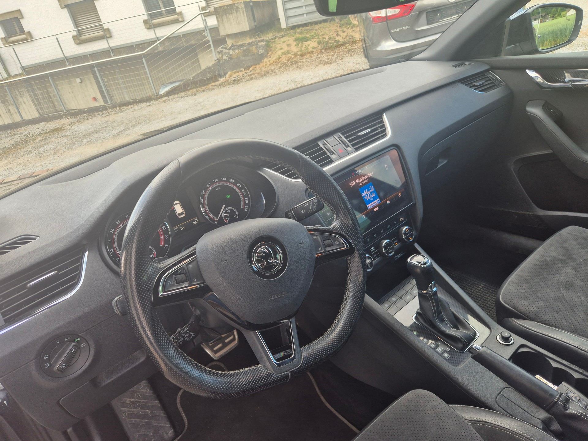 SKODA Octavia Combi 2.0 TDI RS 4x4 DSG-image-8