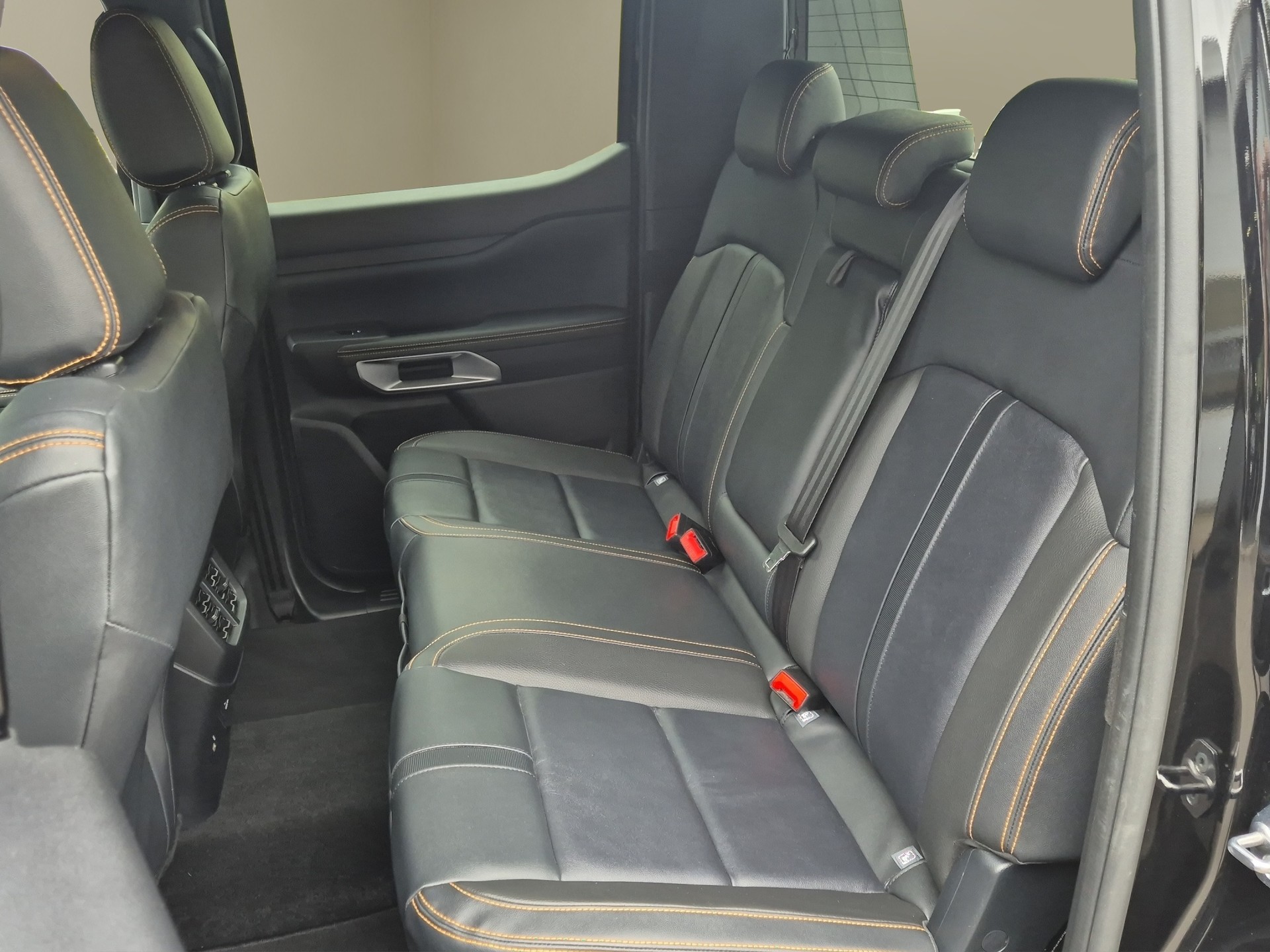 FORD Ranger Wildtrak 3.0 Eco Blue e-4WD Automat-image-13